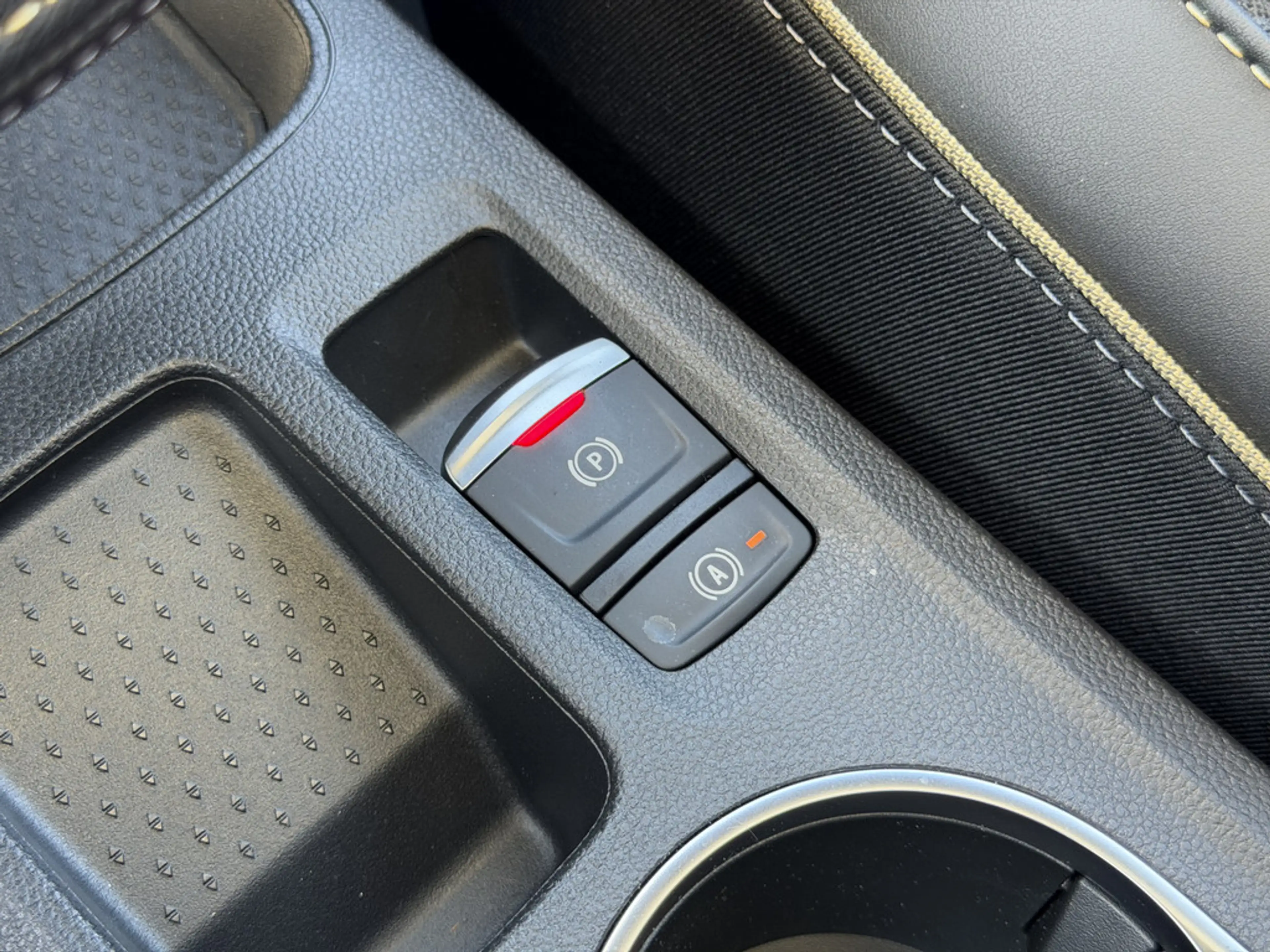 Renault Symbioz 145 E-Tech Full Hybrid Iconic — photo 13