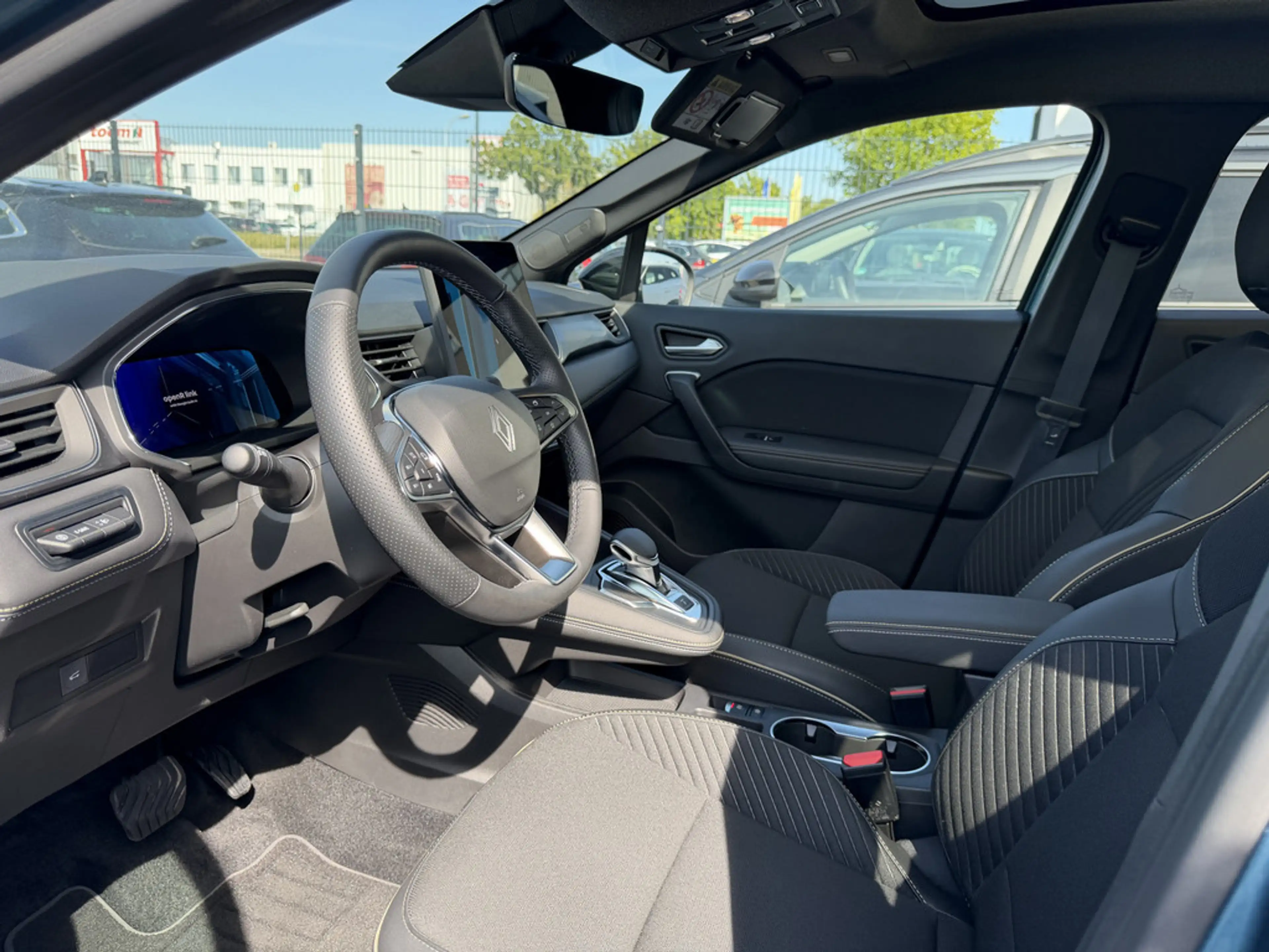Renault Symbioz 145 E-Tech Full Hybrid Iconic — photo 4