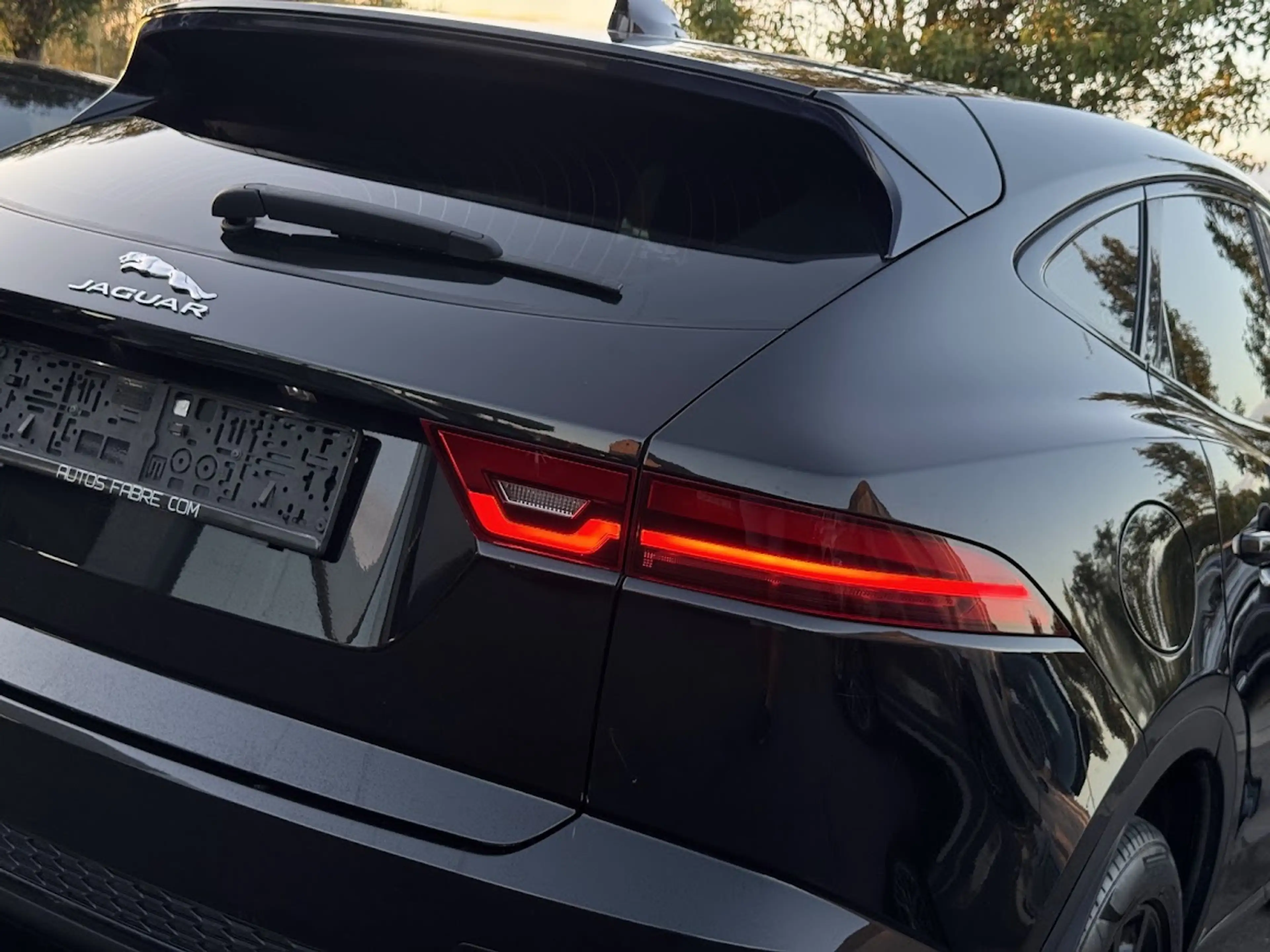 Jaguar E-Pace R-Dynamic S / SHADOW LINE / CAM / LEDER / EL SEAT / KEYL / HIFI / NAVI / +++ — photo 12