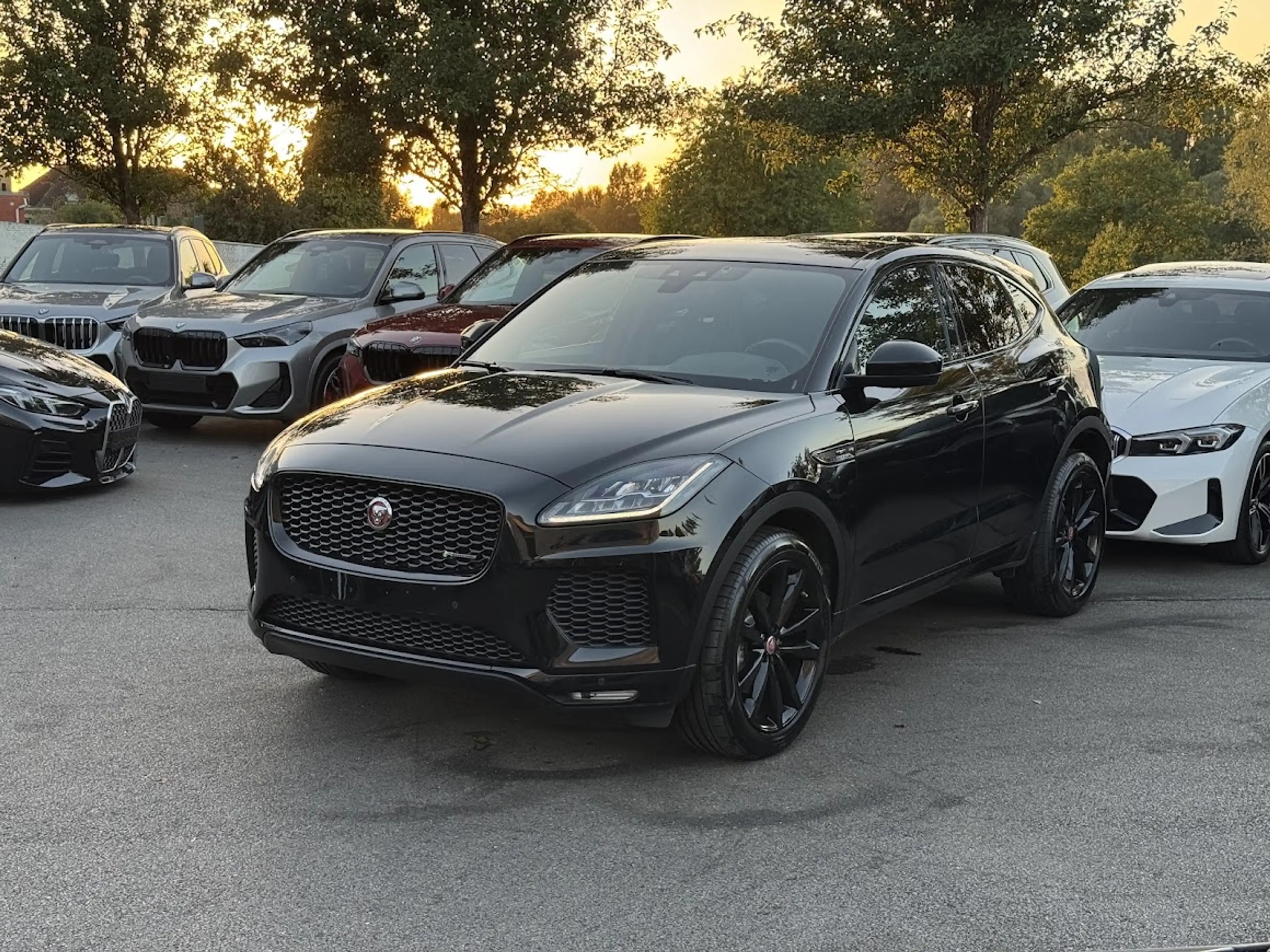 Jaguar E-Pace R-Dynamic S / SHADOW LINE / CAM / LEDER / EL SEAT / KEYL / HIFI / NAVI / +++ — photo 7