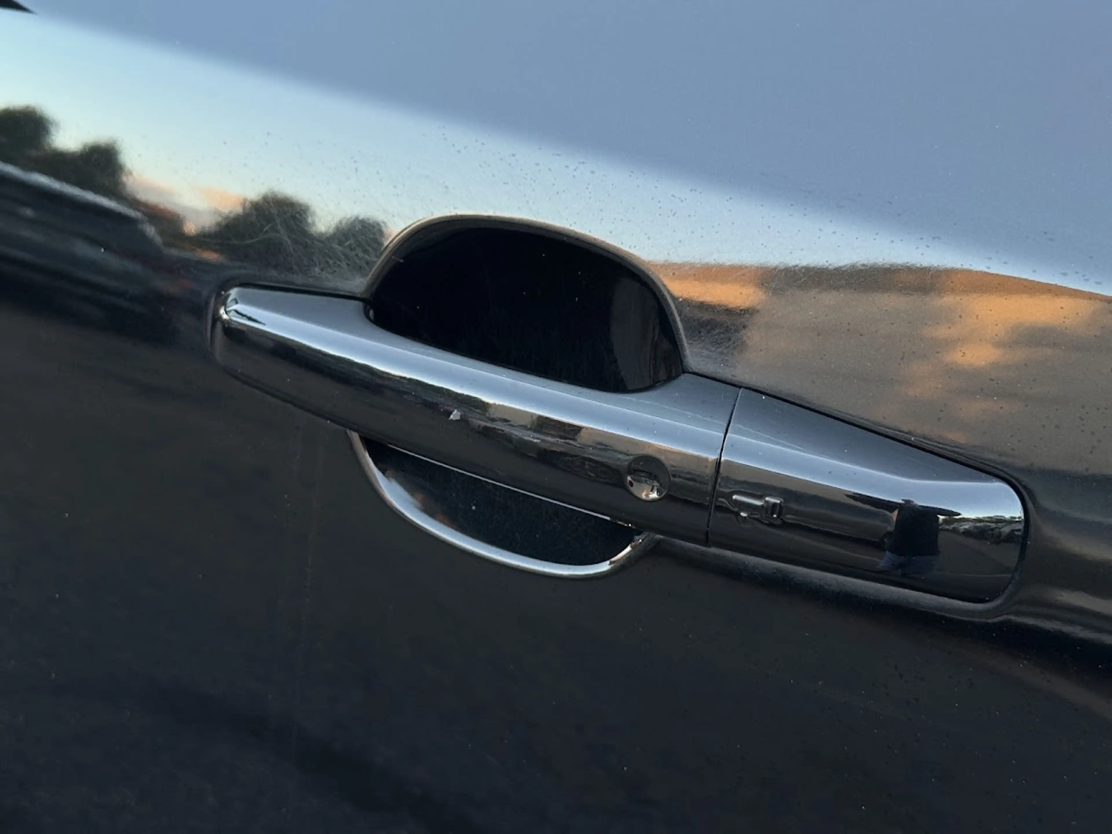 Jaguar E-Pace R-Dynamic S / SHADOW LINE / CAM / LEDER / EL SEAT / KEYL / HIFI / NAVI / +++ — photo 6