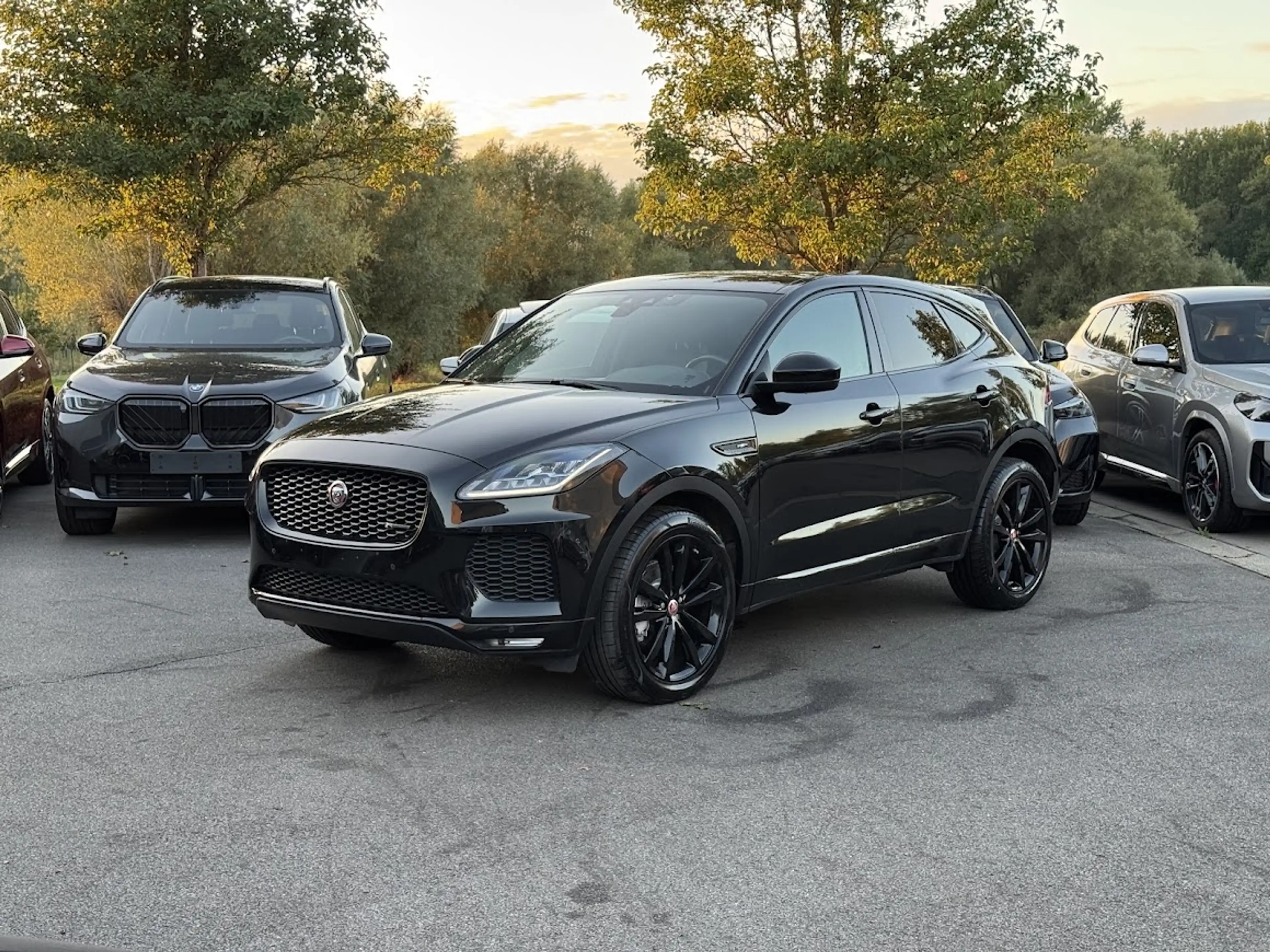 Jaguar E-Pace R-Dynamic S / SHADOW LINE / CAM / LEDER / EL SEAT / KEYL / HIFI / NAVI / +++ — photo 2