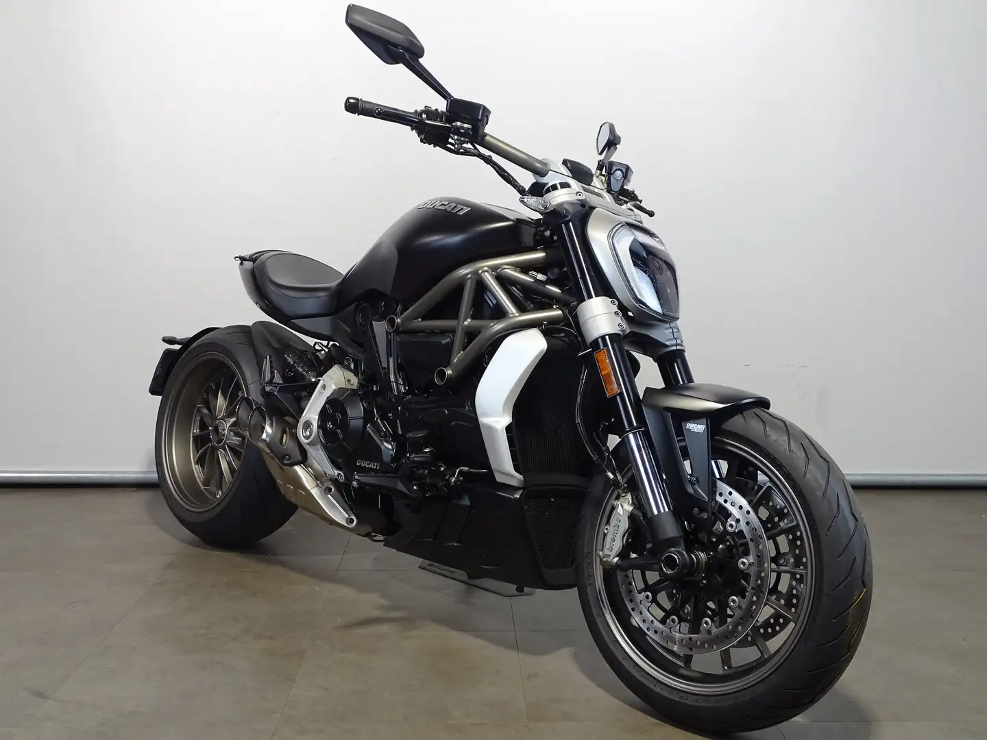 Ducati XDiavel Zwart - 2