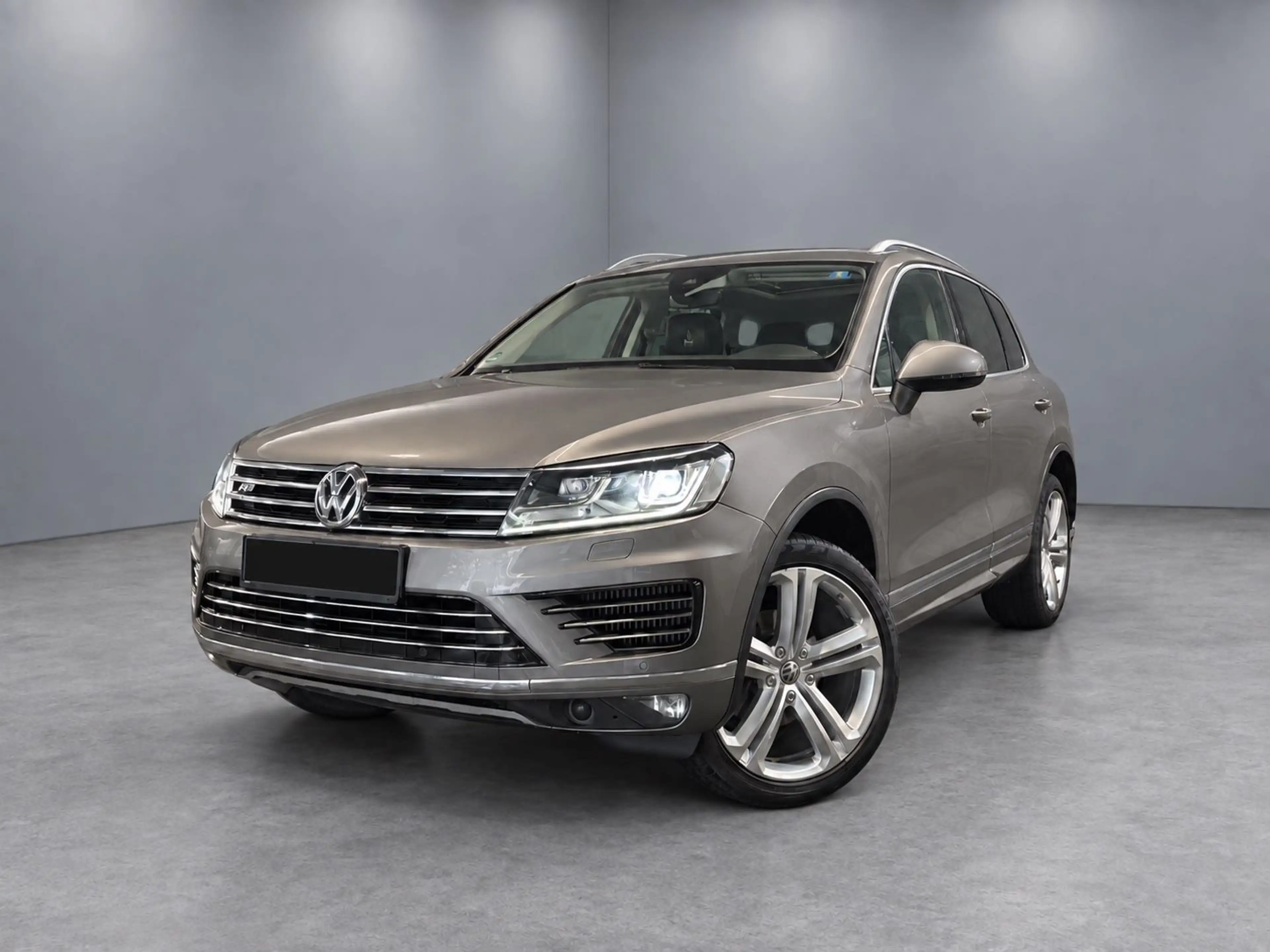 Volkswagen Touareg V6, Executiv, R-Line, Panorama, Luft