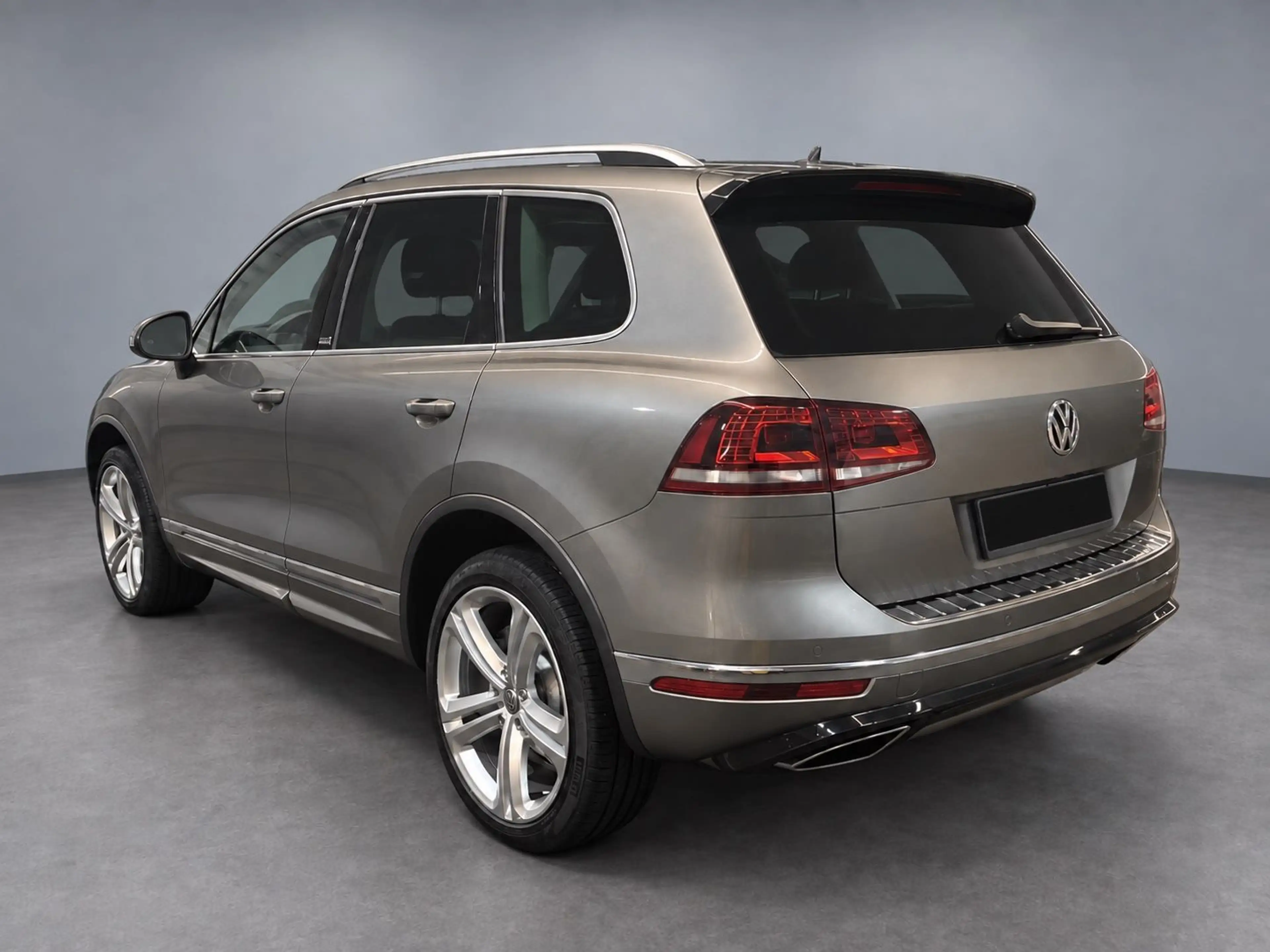 Volkswagen Touareg V6, Executiv, R-Line, Panorama, Luft — photo 4