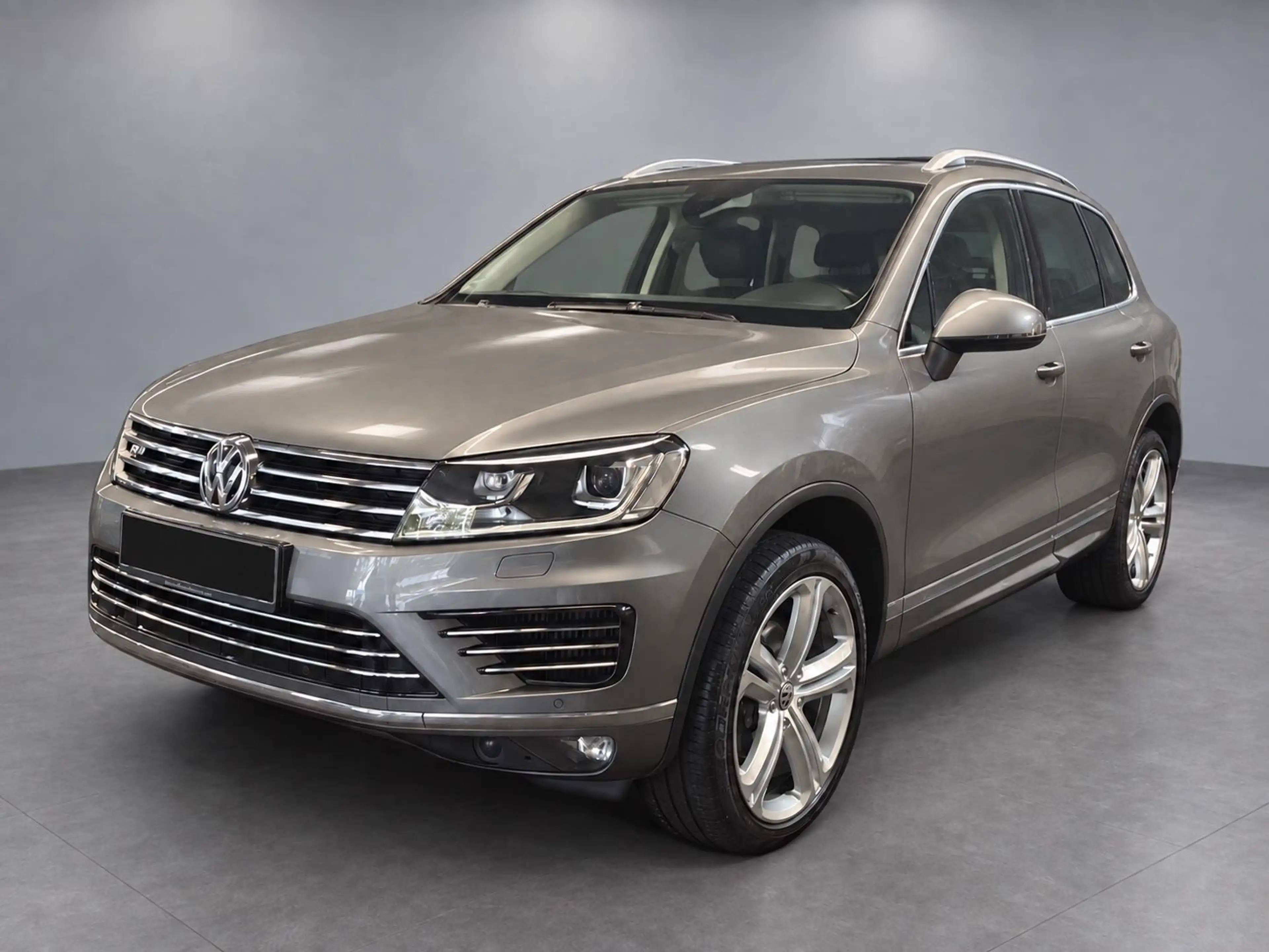 Volkswagen Touareg V6, Executiv, R-Line, Panorama, Luft — photo 2