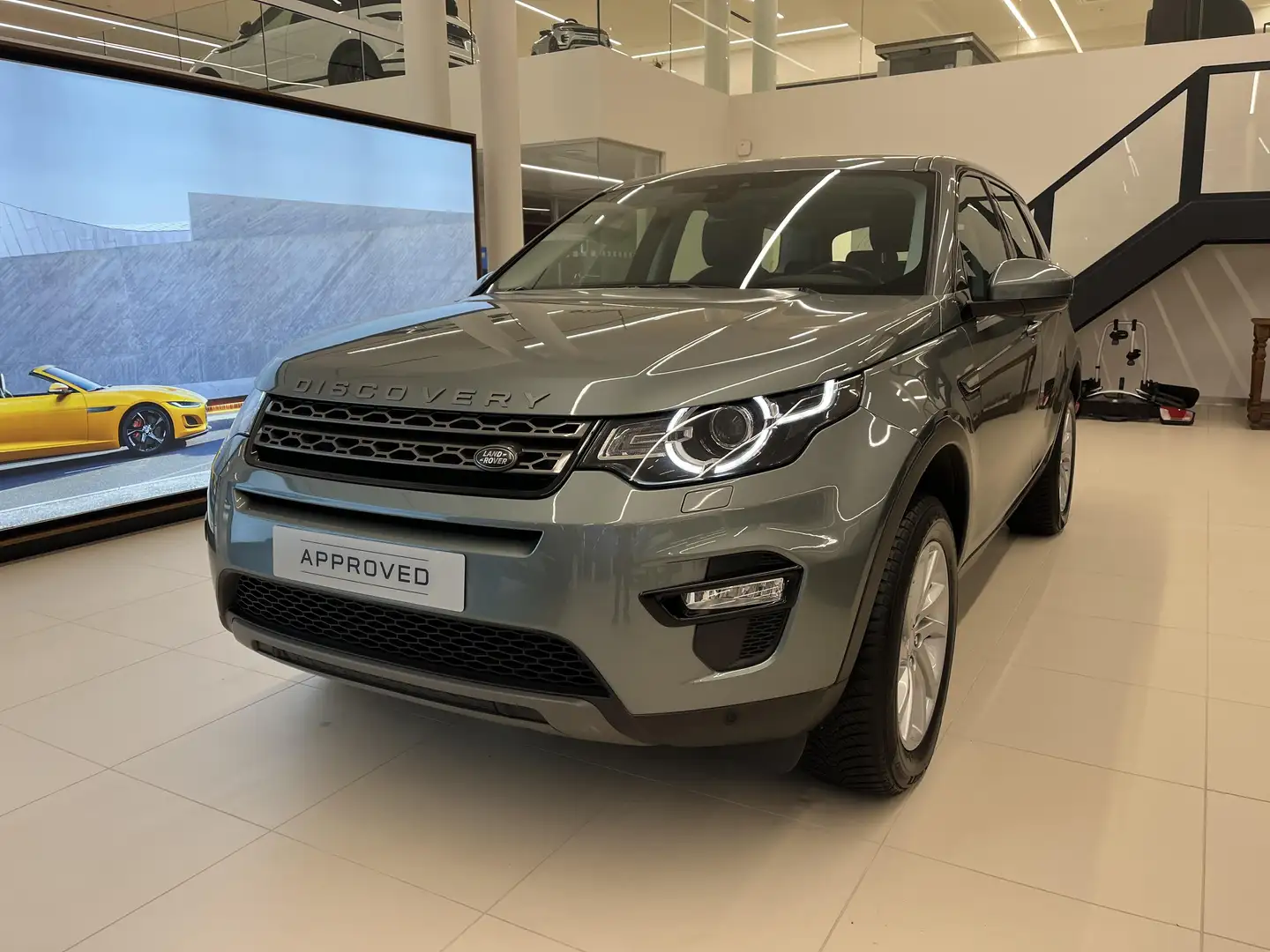 Land Rover Discovery Sport D150 SE AWD Gris - 1