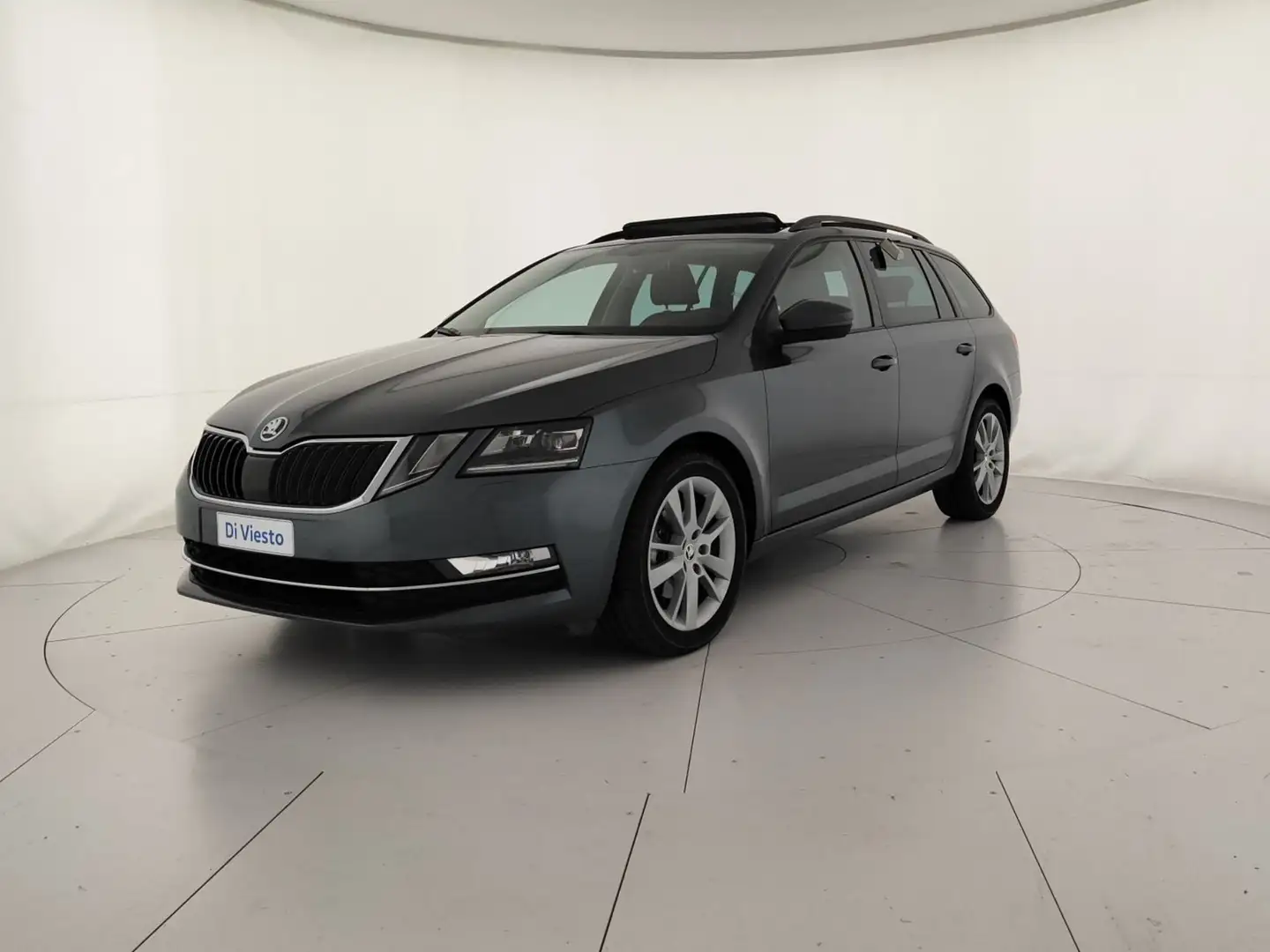 Skoda Octavia wagon 2.0 tdi 150cv style dsg Gris - 1