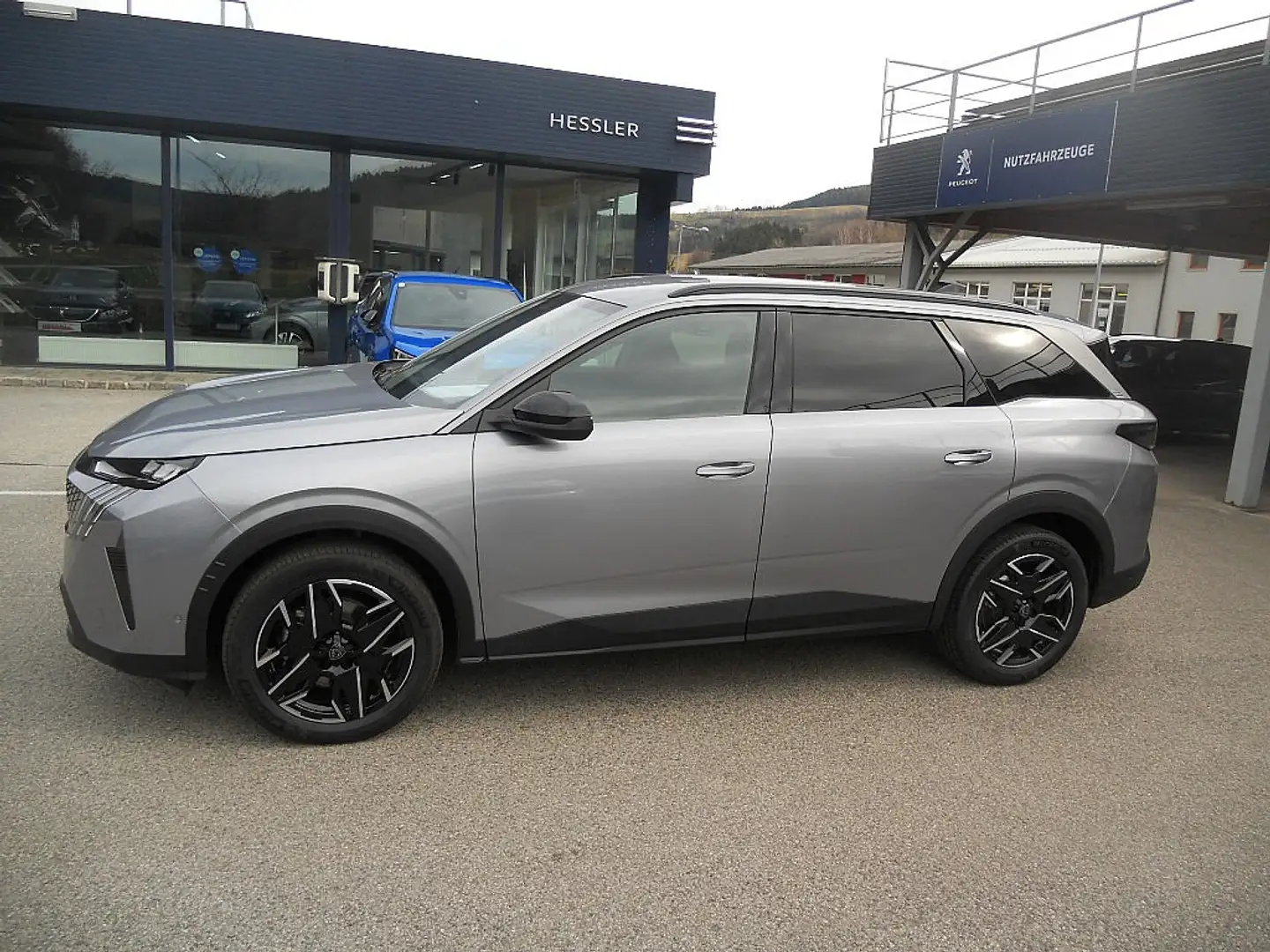 Peugeot 5008 mHEV 136 e-DCS6 Allure Aut. Gris - 2