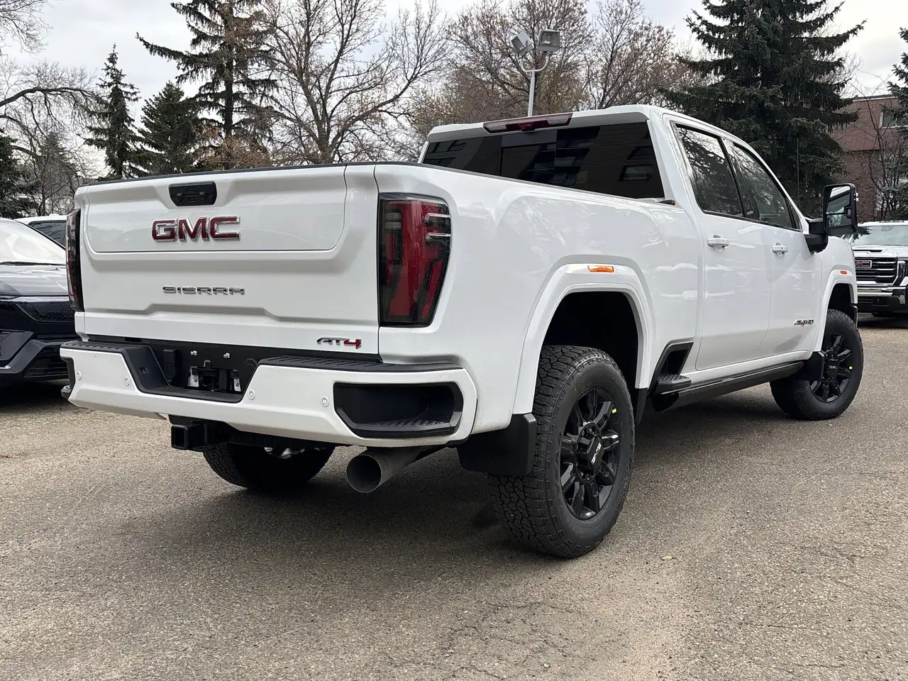 GMC Sierra 3500HD снимка GMC Sierra 3500HD