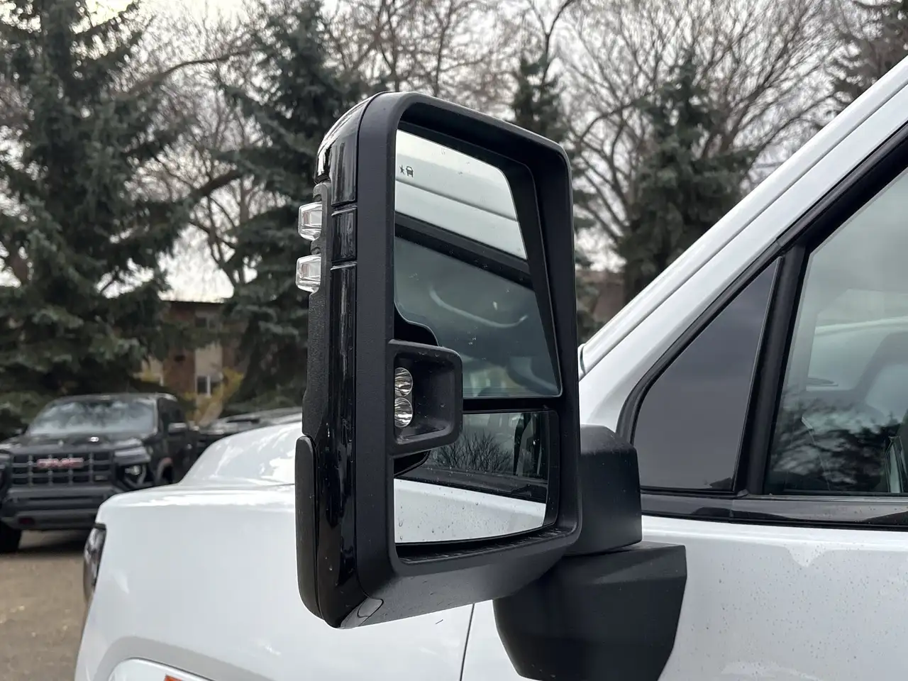 GMC Sierra 3500HD снимка GMC Sierra 3500HD