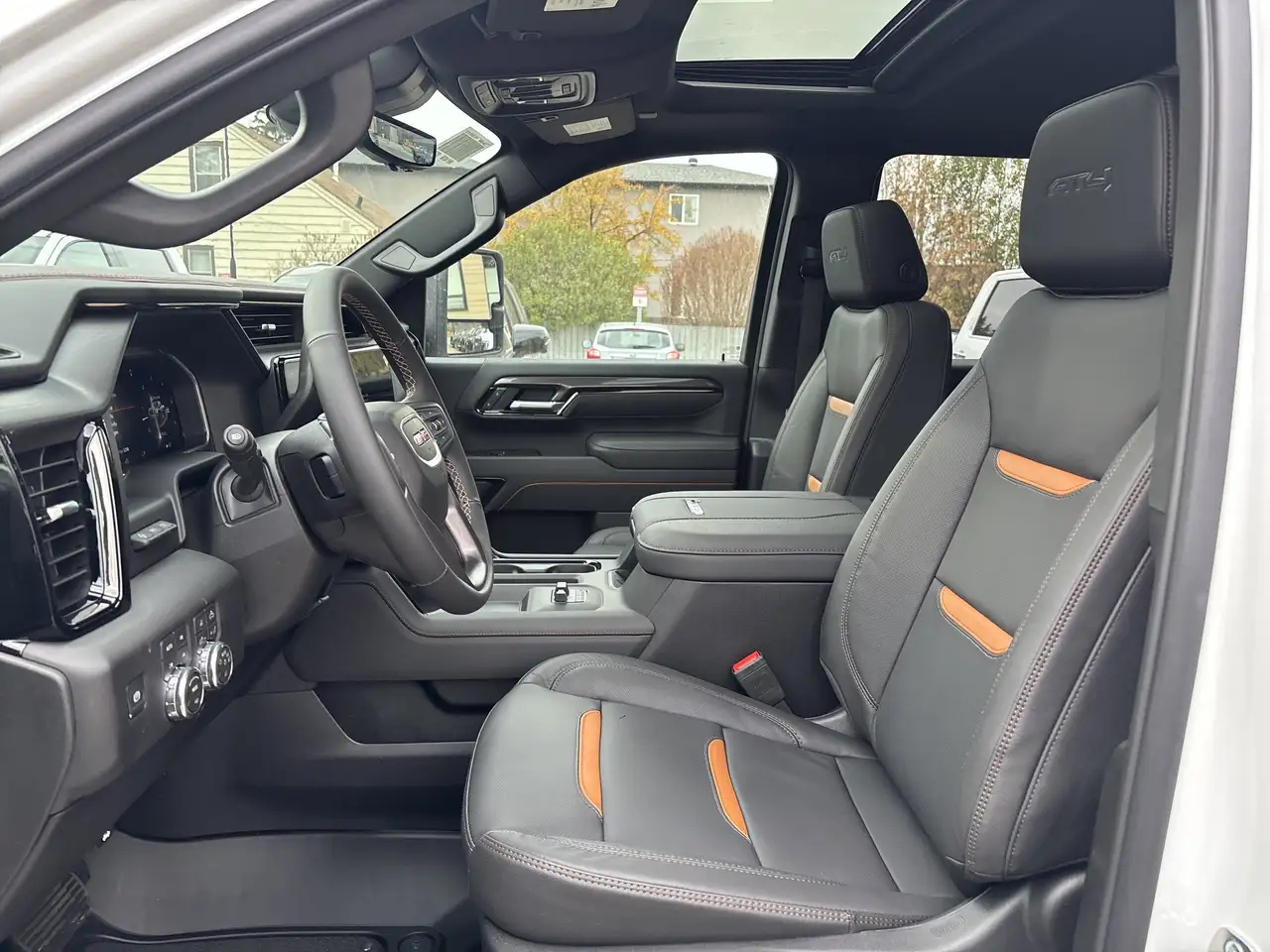GMC Sierra 3500HD снимка GMC Sierra 3500HD