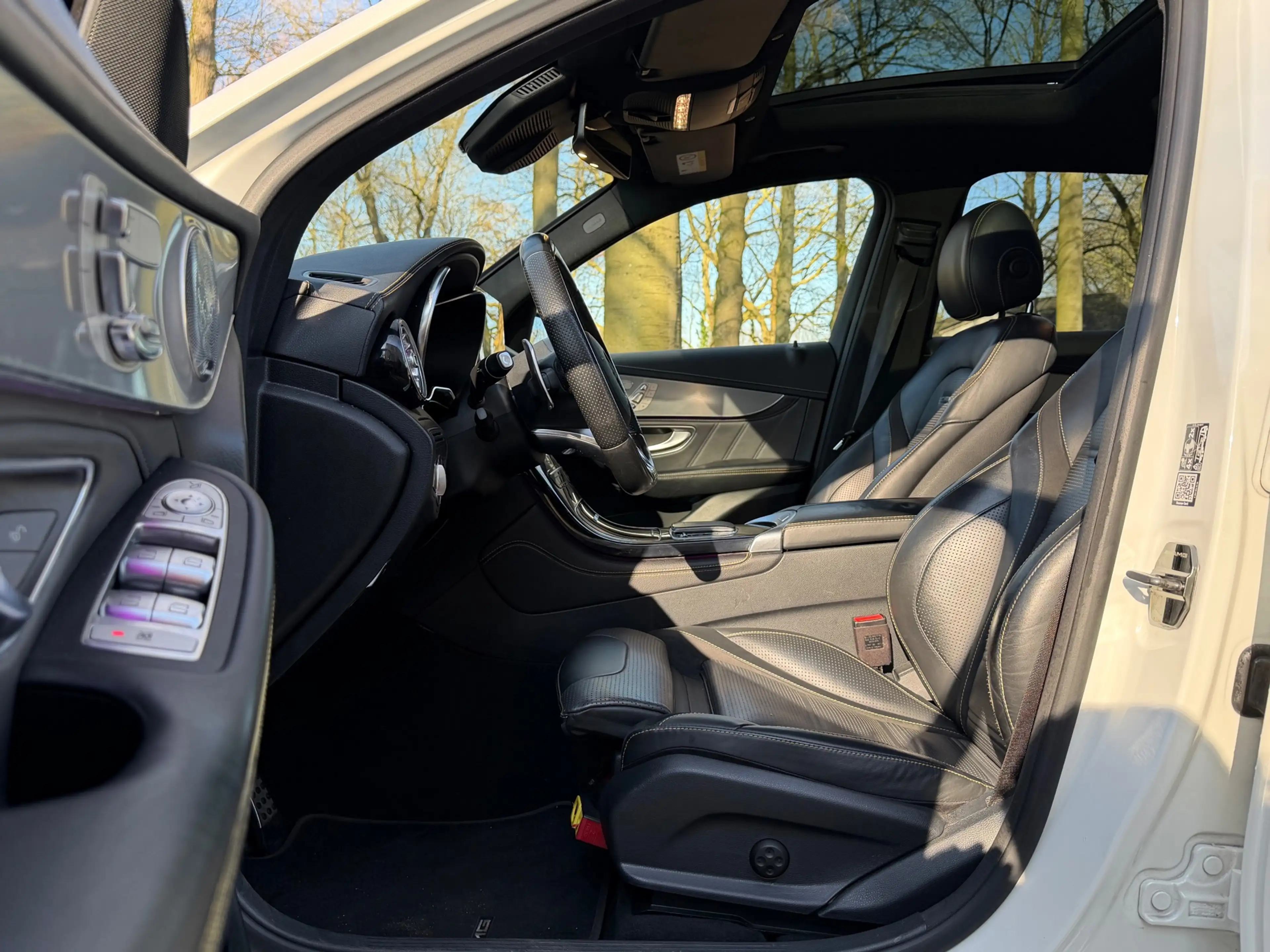 Mercedes-Benz GLC 63 AMG 4MATIC+|Dealer OH|Facelift|Panorama|Burmester|360| — photo 12