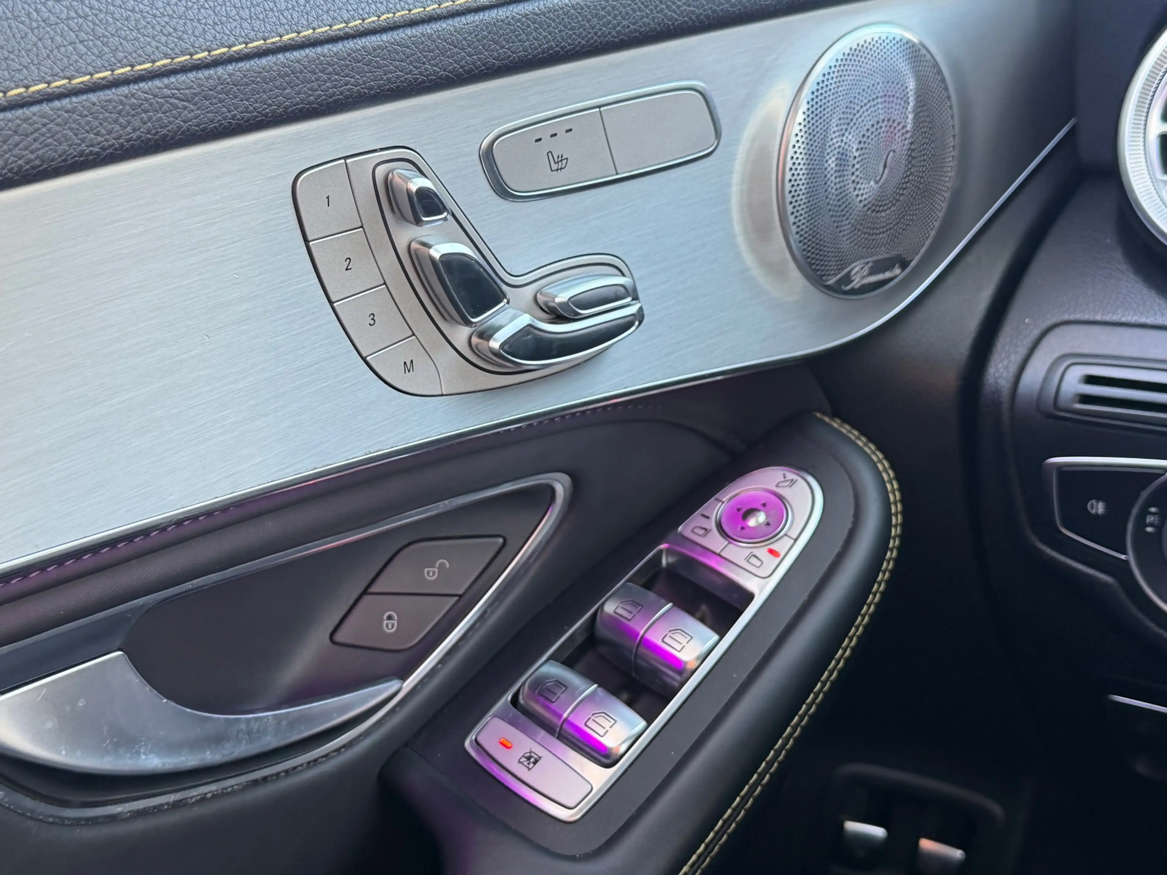 Mercedes-Benz GLC 63 AMG 4MATIC+|Dealer OH|Facelift|Panorama|Burmester|360| — photo 42