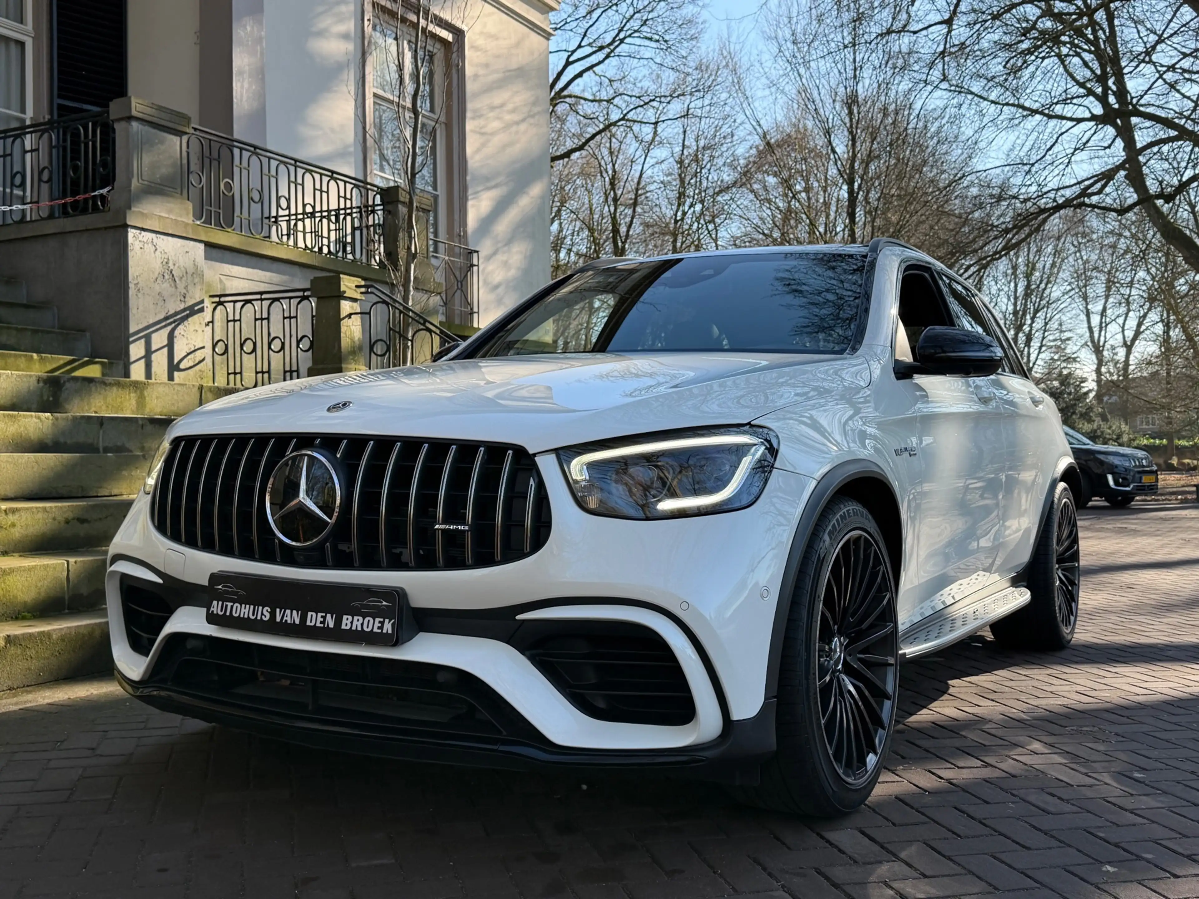 Mercedes-Benz GLC 63 AMG 4MATIC+|Dealer OH|Facelift|Panorama|Burmester|360| — photo 19