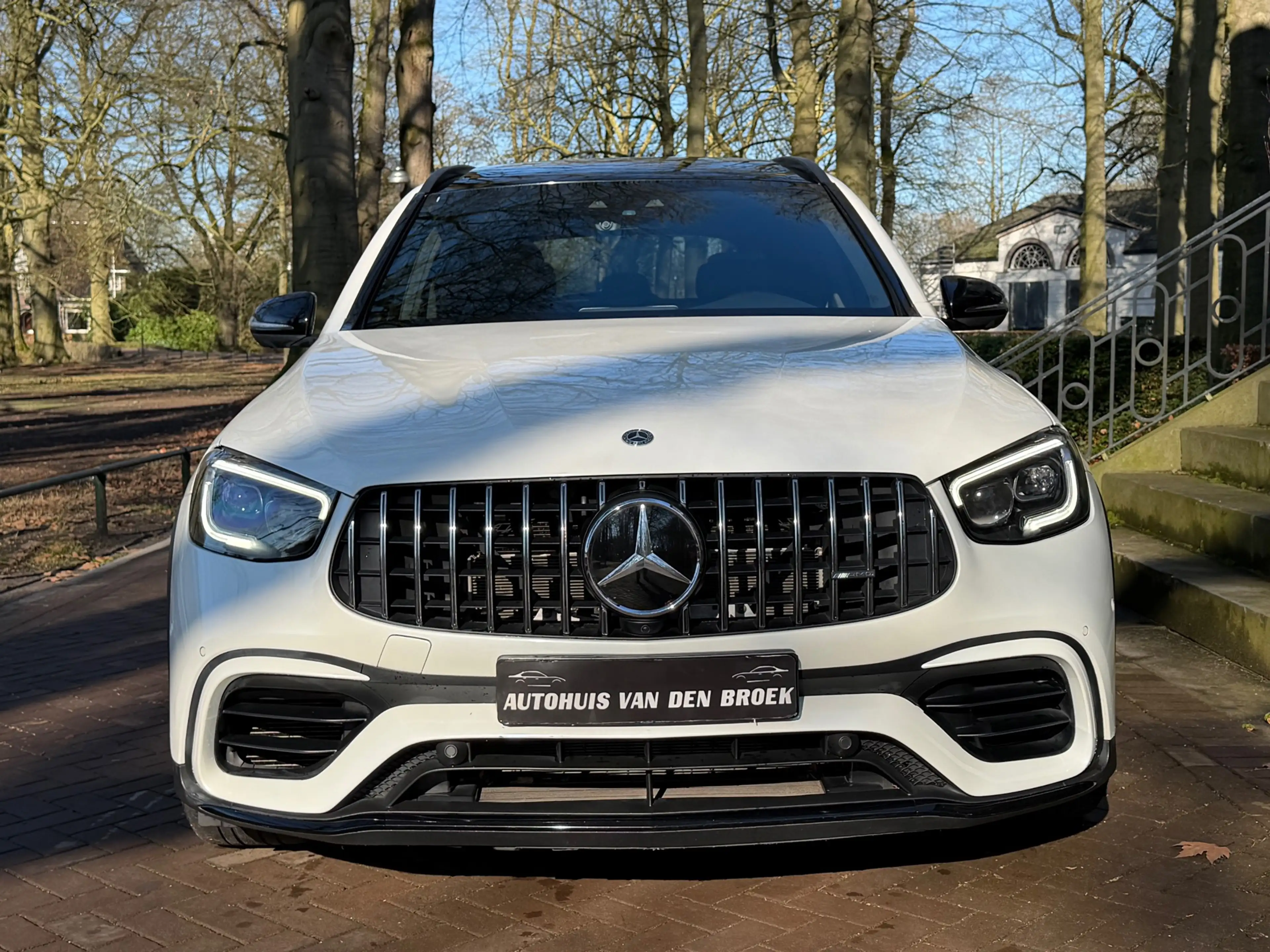 Mercedes-Benz GLC 63 AMG 4MATIC+|Dealer OH|Facelift|Panorama|Burmester|360| — photo 27