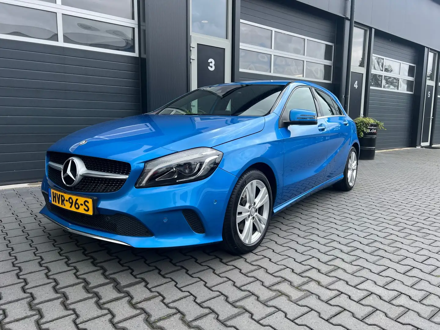 Mercedes-Benz A 180 BlueEFFICIENCY Blauw - 2