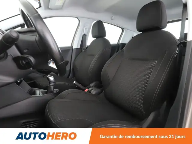 Peugeot 208 view 10