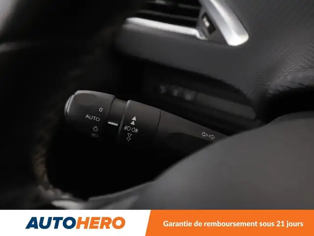 Peugeot 208 view 20