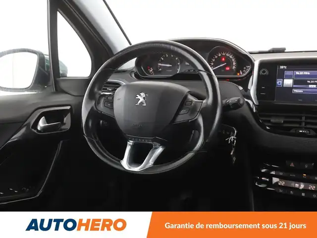 Peugeot 208 view 13