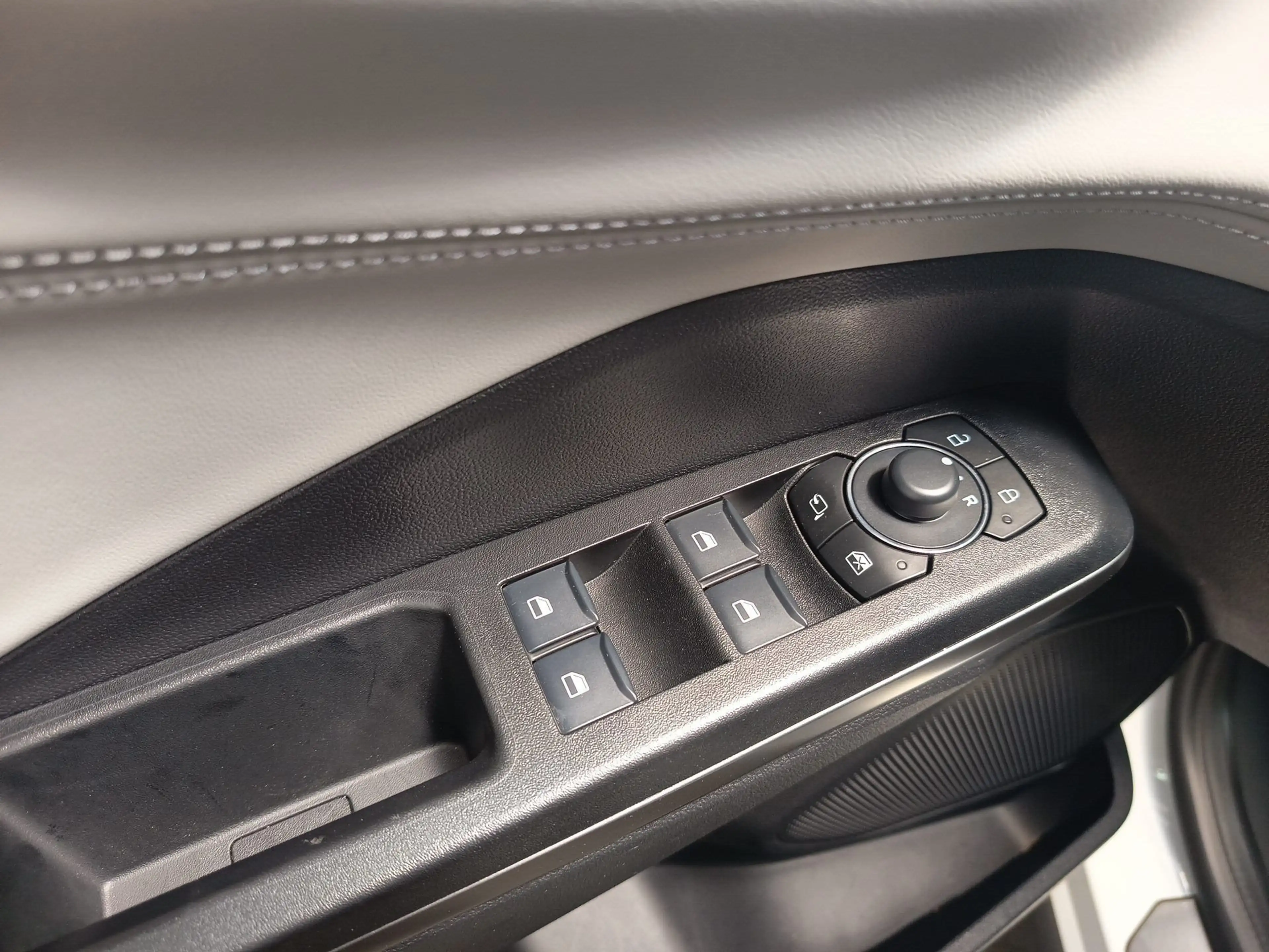 Ford Puma Gen-E 124 kW Premium FWD — photo 11