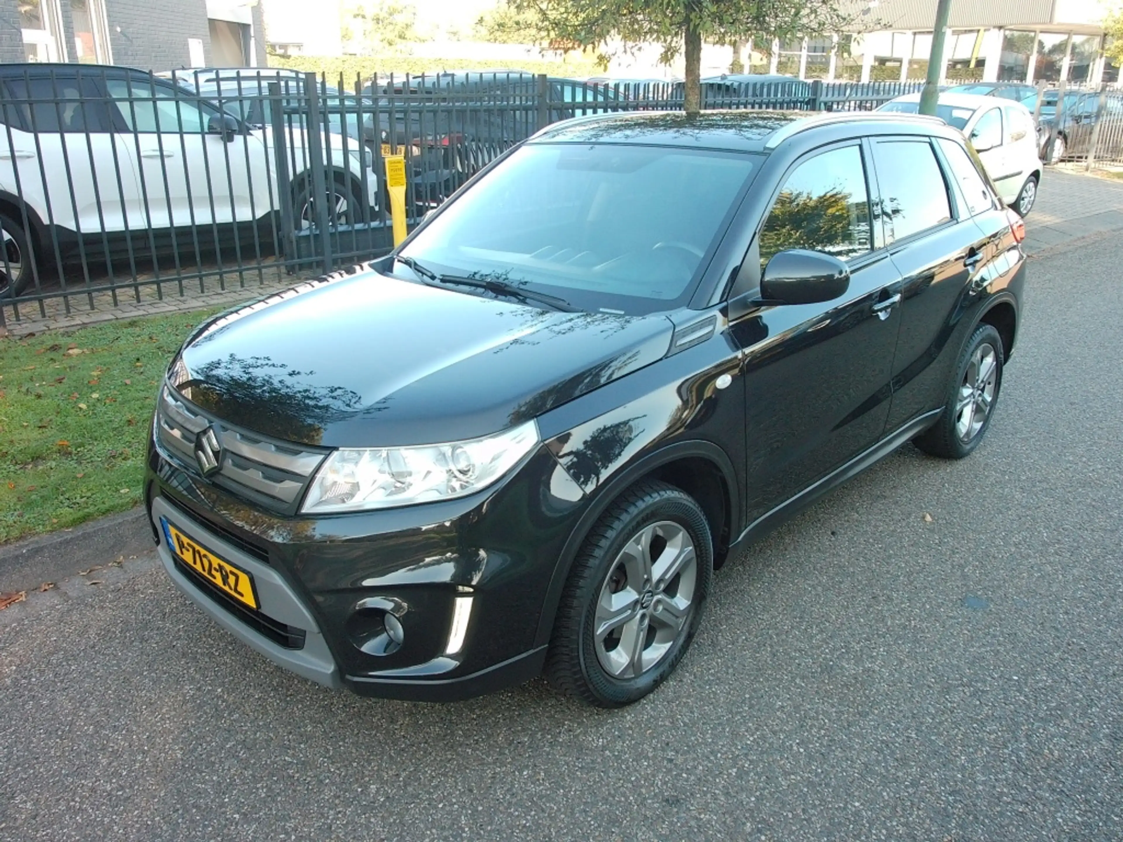 Suzuki Vitara 1.6 VVT 120pk 2WD Exclusive — photo 2