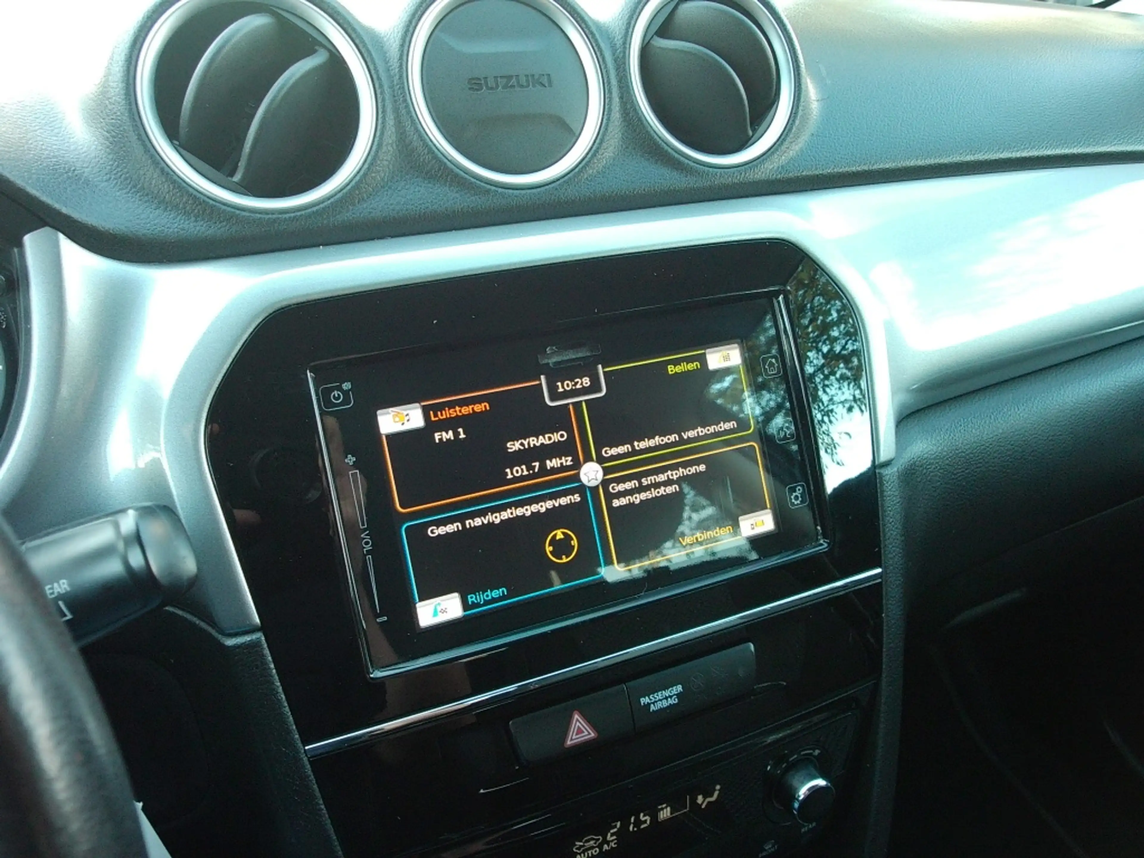 Suzuki Vitara 1.6 VVT 120pk 2WD Exclusive — photo 32