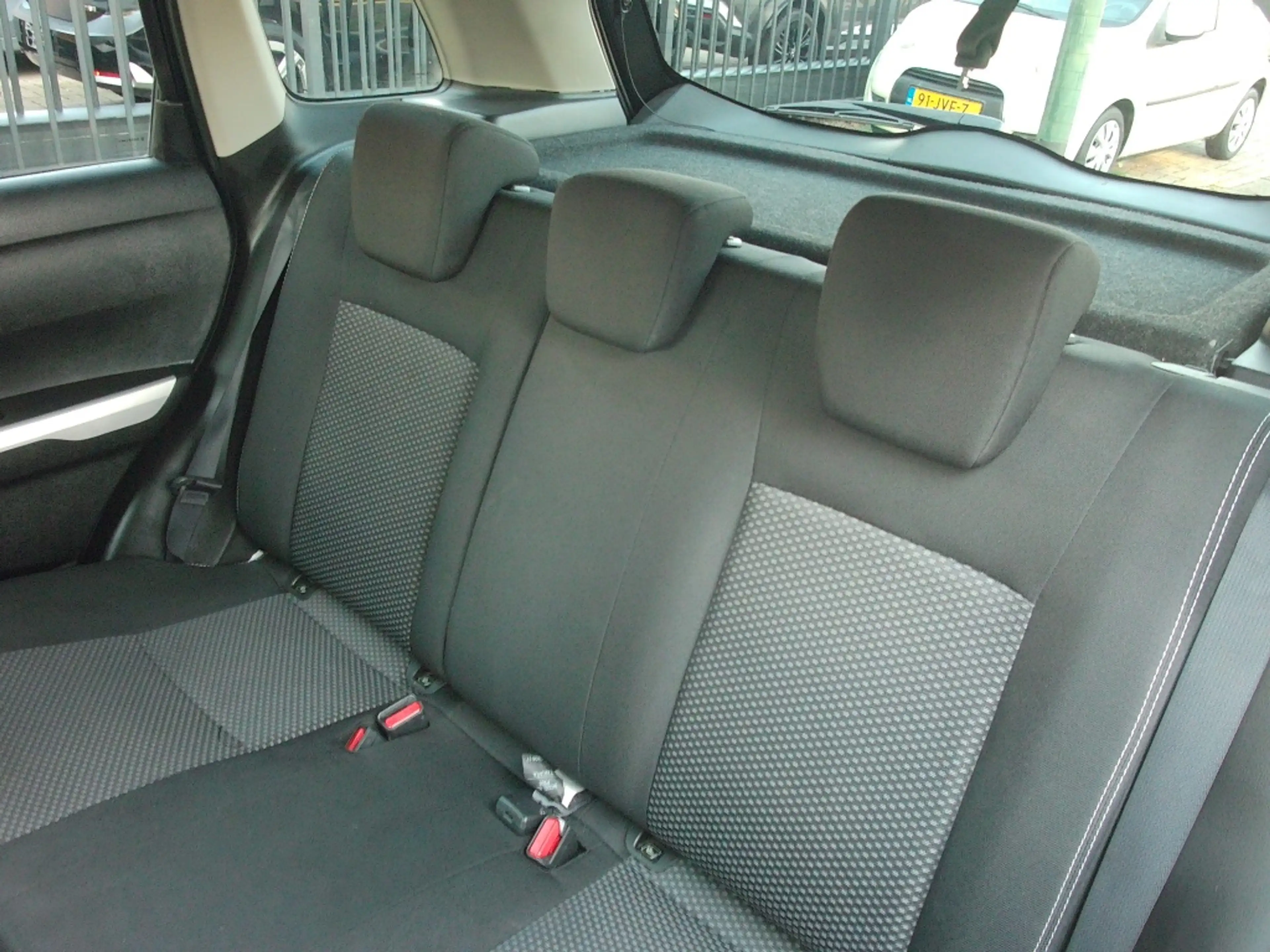 Suzuki Vitara 1.6 VVT 120pk 2WD Exclusive — photo 17