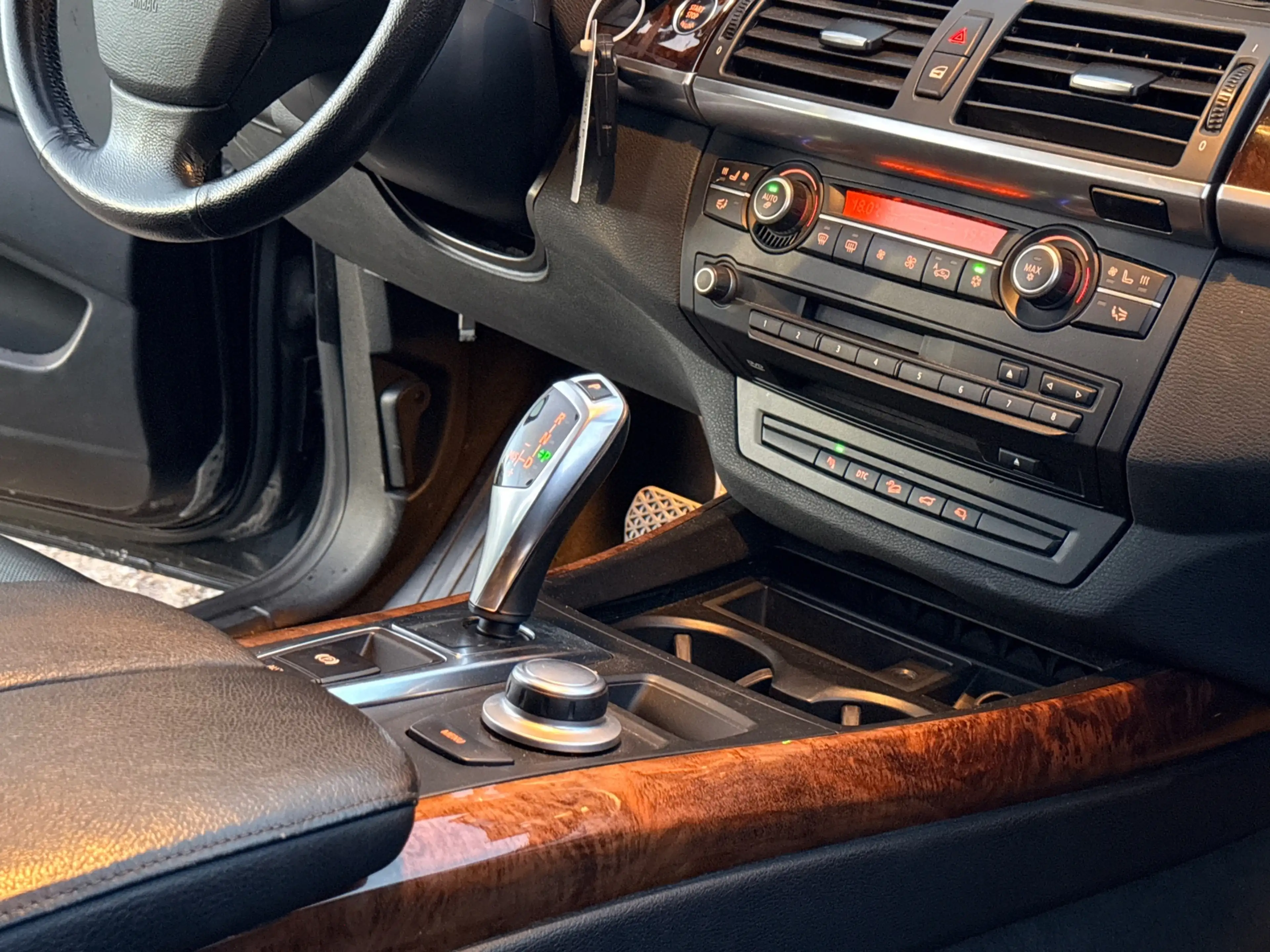 BMW X5 XDrive48i/7PRSN/CARPLAY/PANO — photo 45