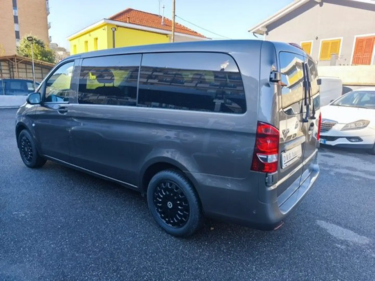 Mercedes-Benz Vito Gris - 2