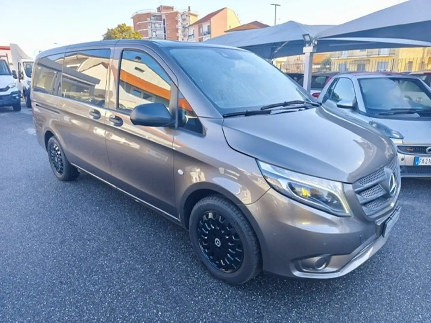 Mercedes-Benz Vito Gris - 1