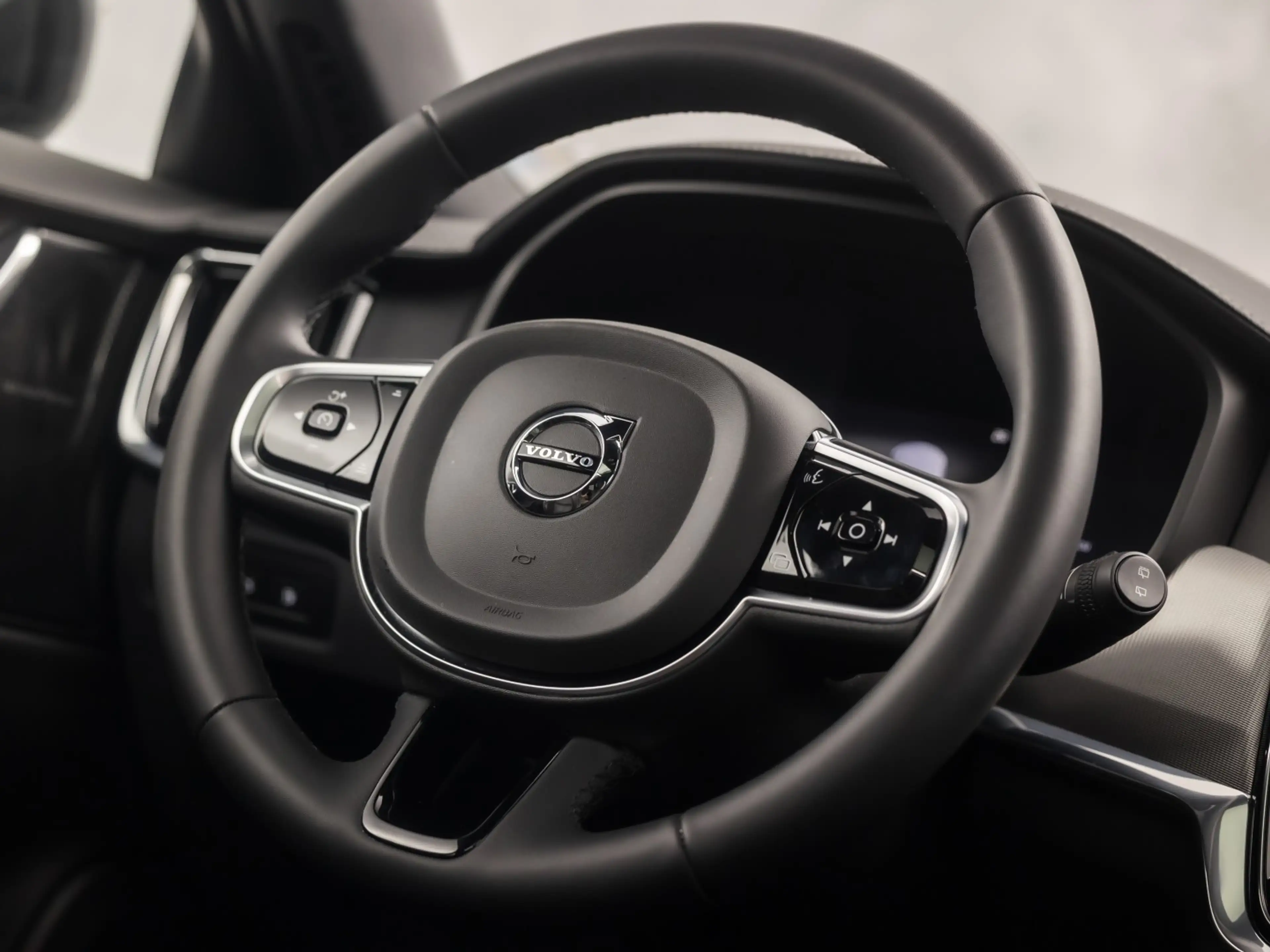 Volvo V90 2.0 T6 Plug-in hybrid AWD Ultimate Dark 350Pk Auto — photo 23
