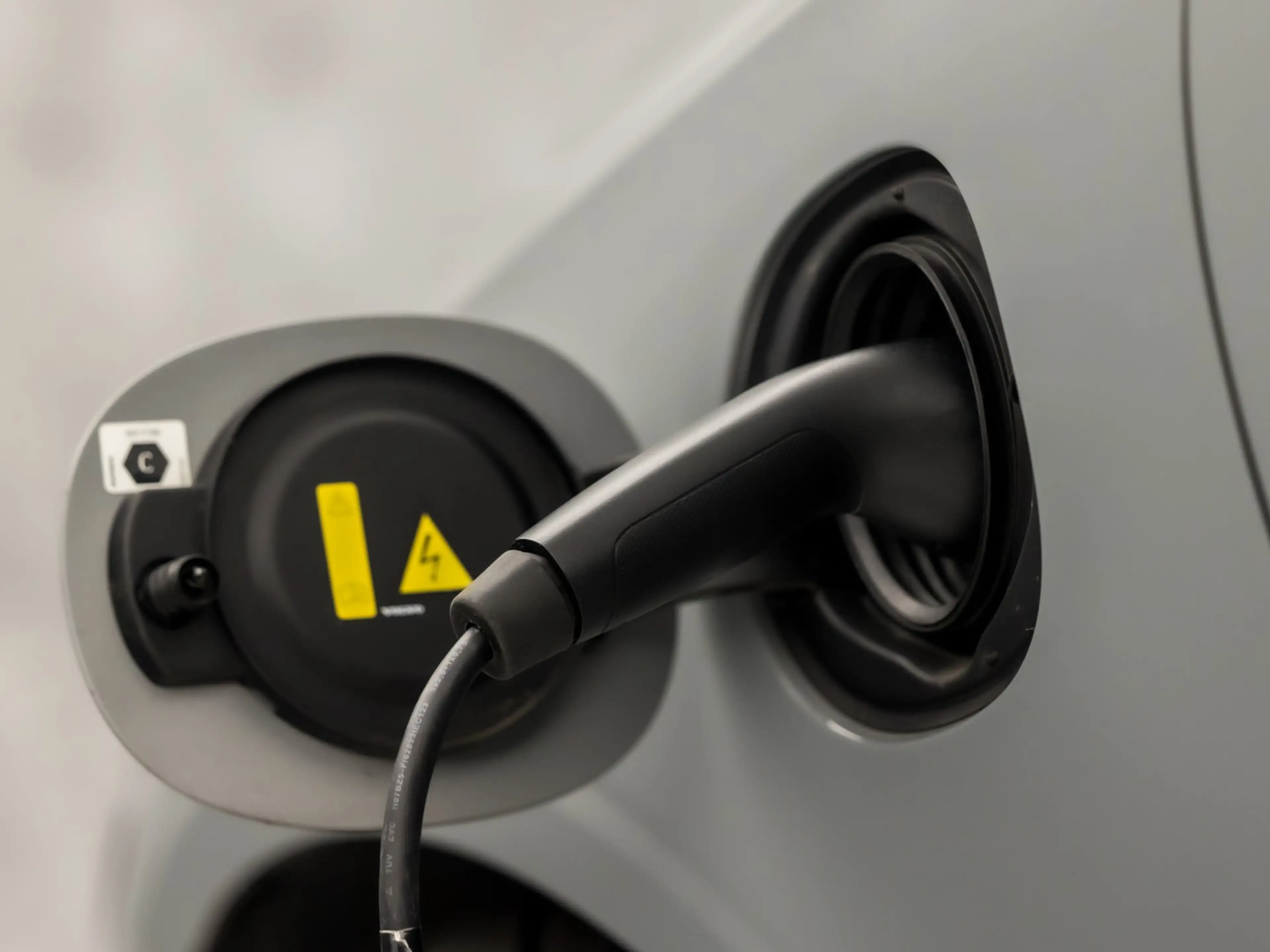 Volvo V90 2.0 T6 Plug-in hybrid AWD Ultimate Dark 350Pk Auto — photo 13