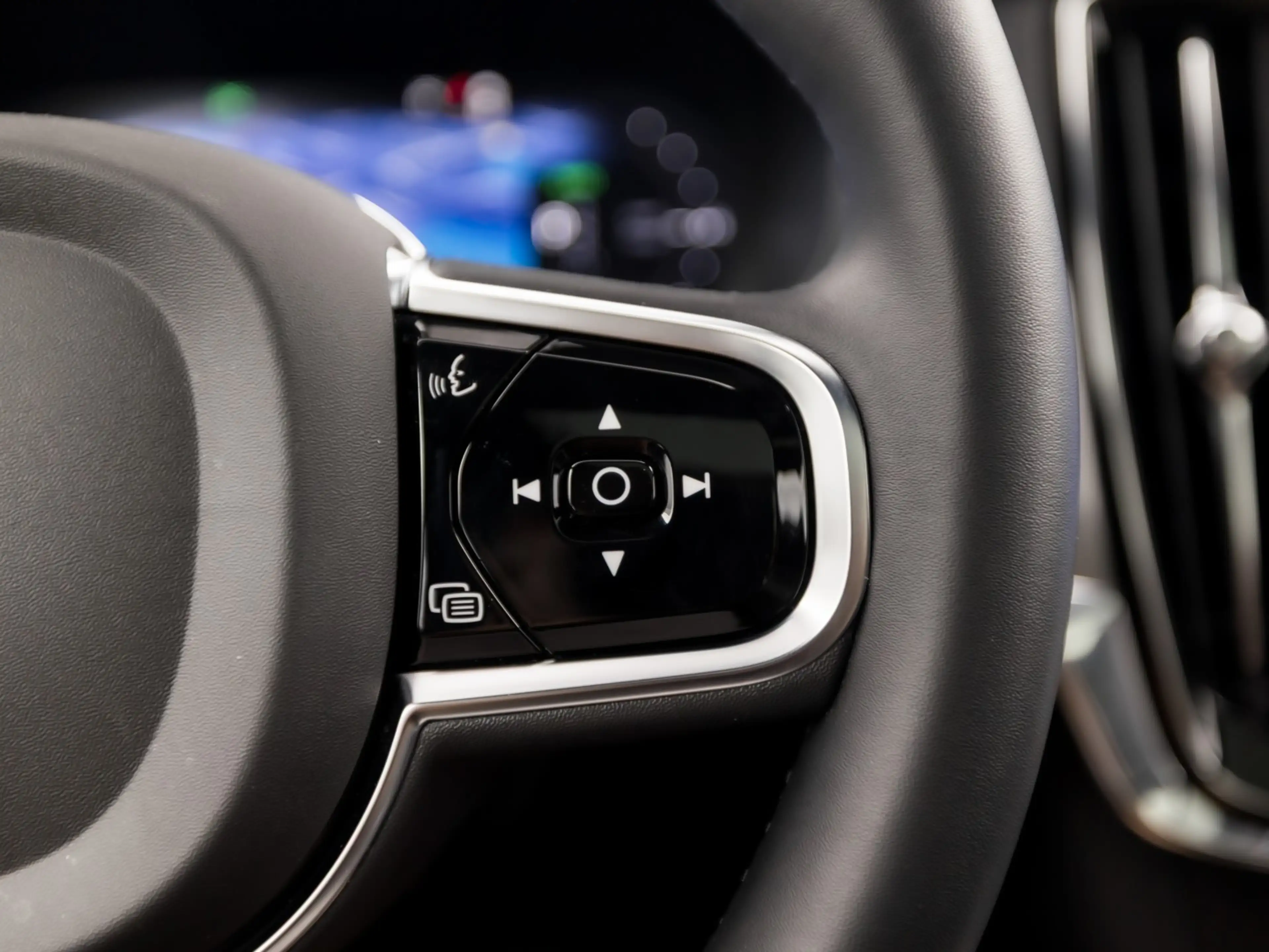 Volvo V90 2.0 T6 Plug-in hybrid AWD Ultimate Dark 350Pk Auto — photo 25