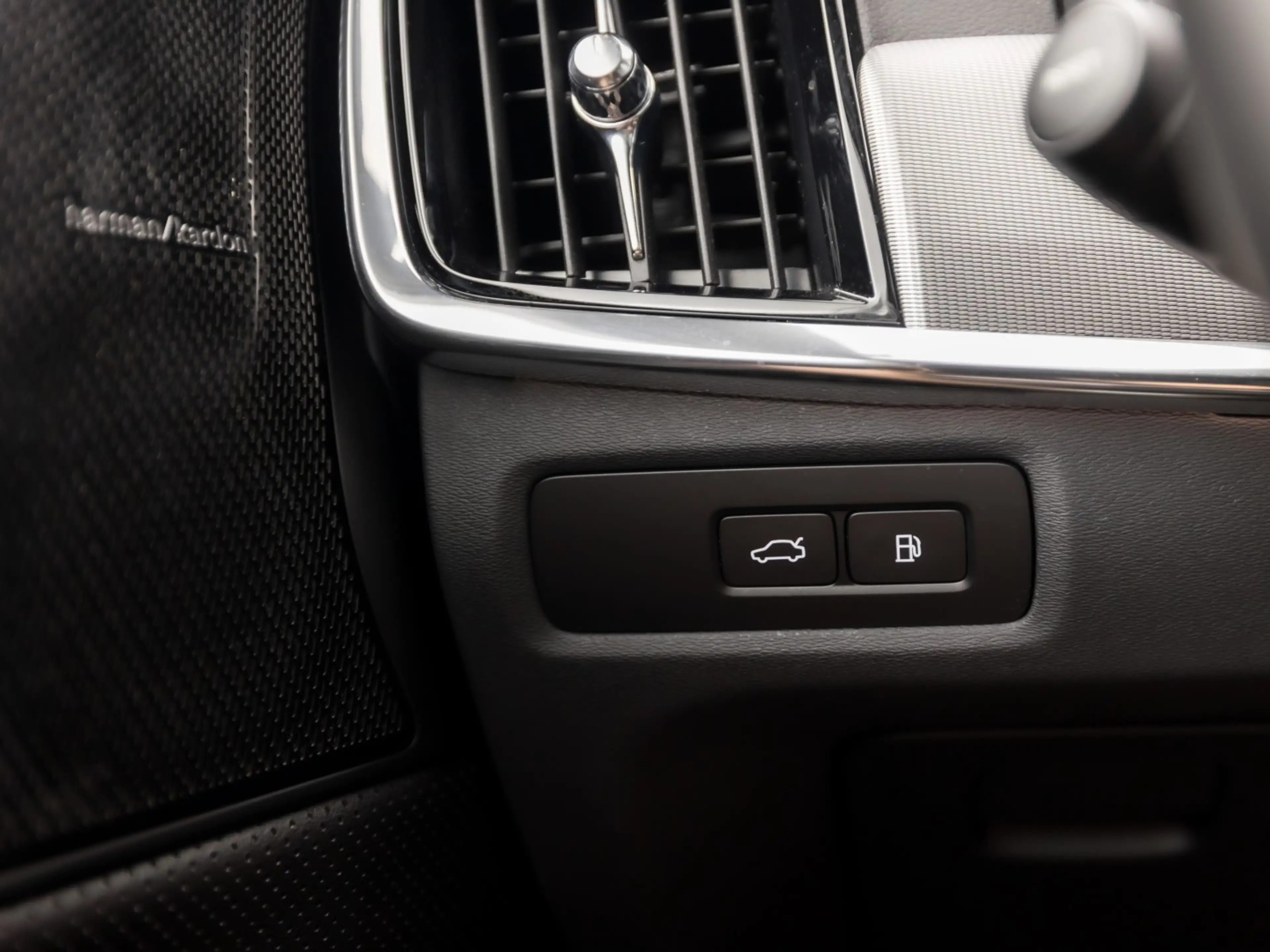 Volvo V90 2.0 T6 Plug-in hybrid AWD Ultimate Dark 350Pk Auto — photo 30