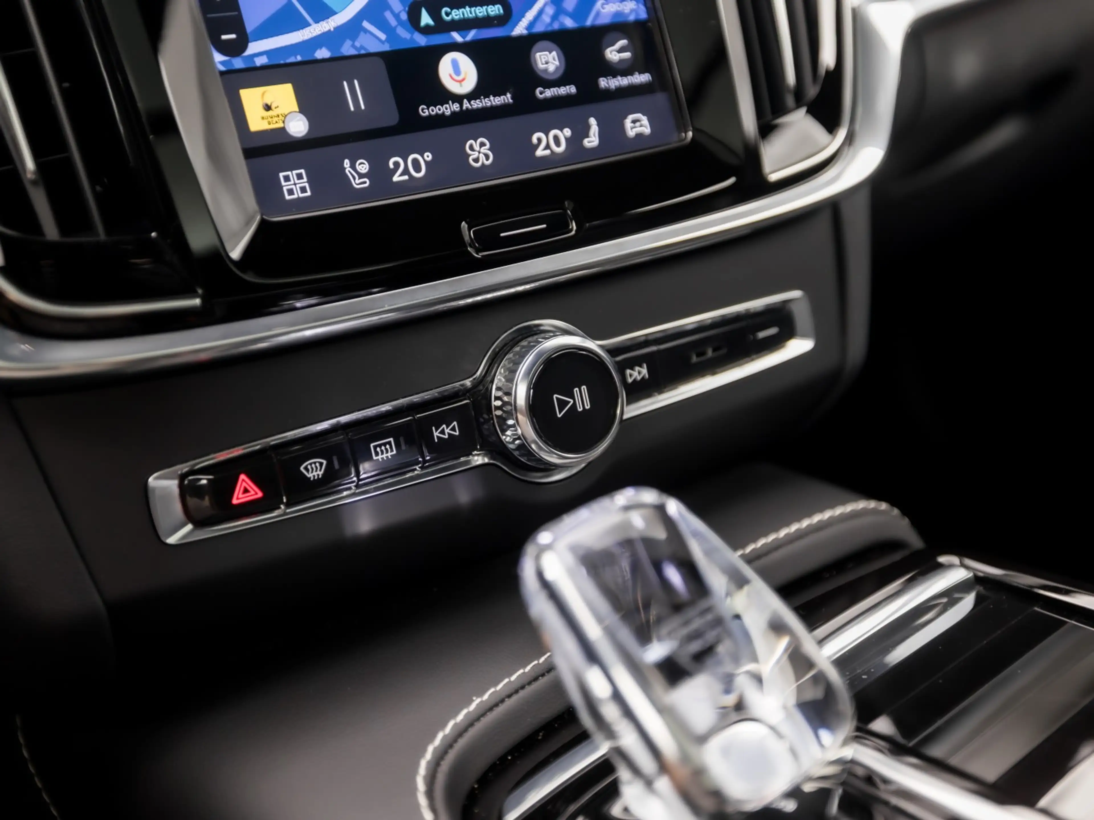 Volvo V90 2.0 T6 Plug-in hybrid AWD Ultimate Dark 350Pk Auto — photo 12