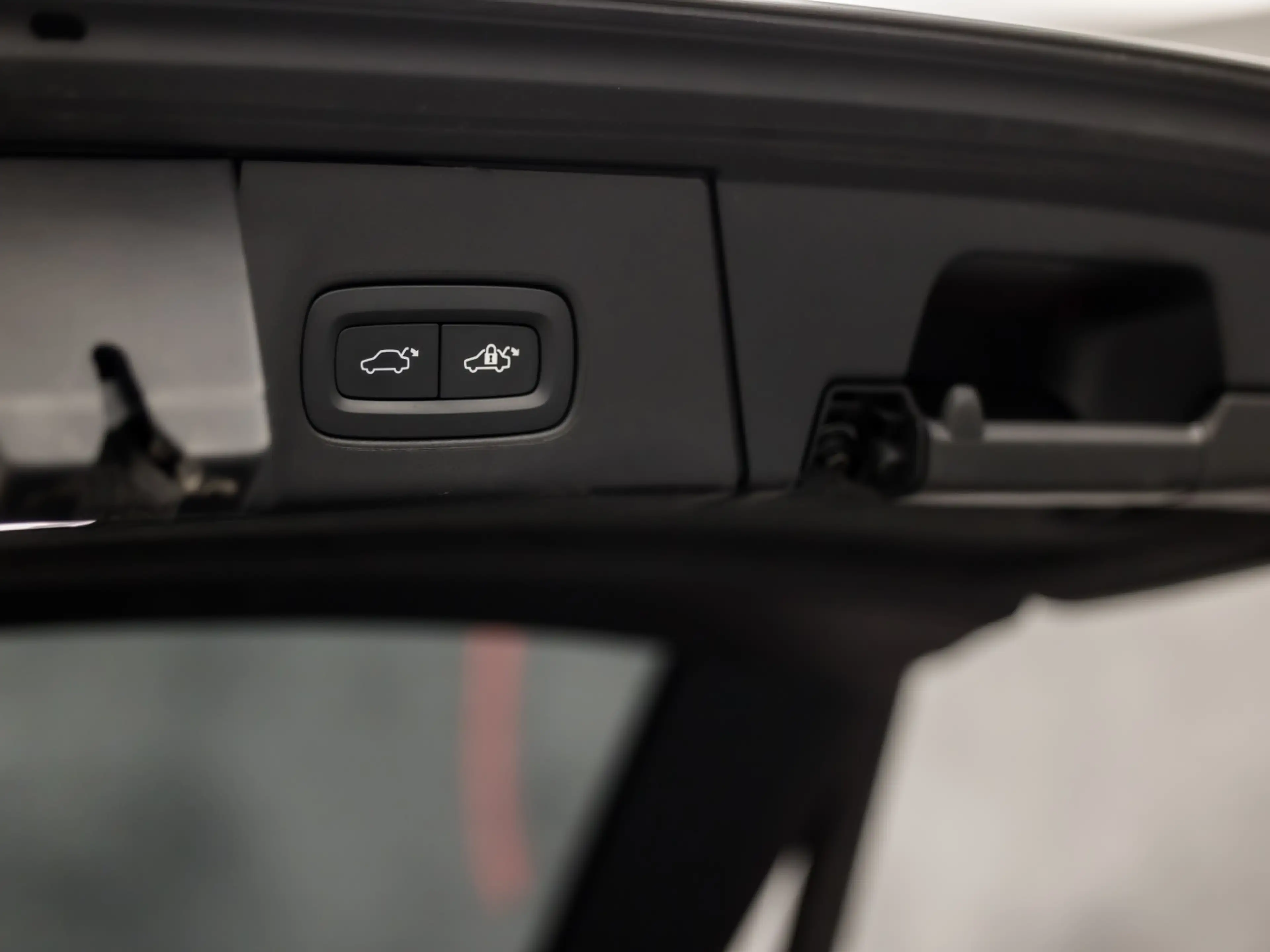 Volvo V90 2.0 T6 Plug-in hybrid AWD Ultimate Dark 350Pk Auto — photo 27