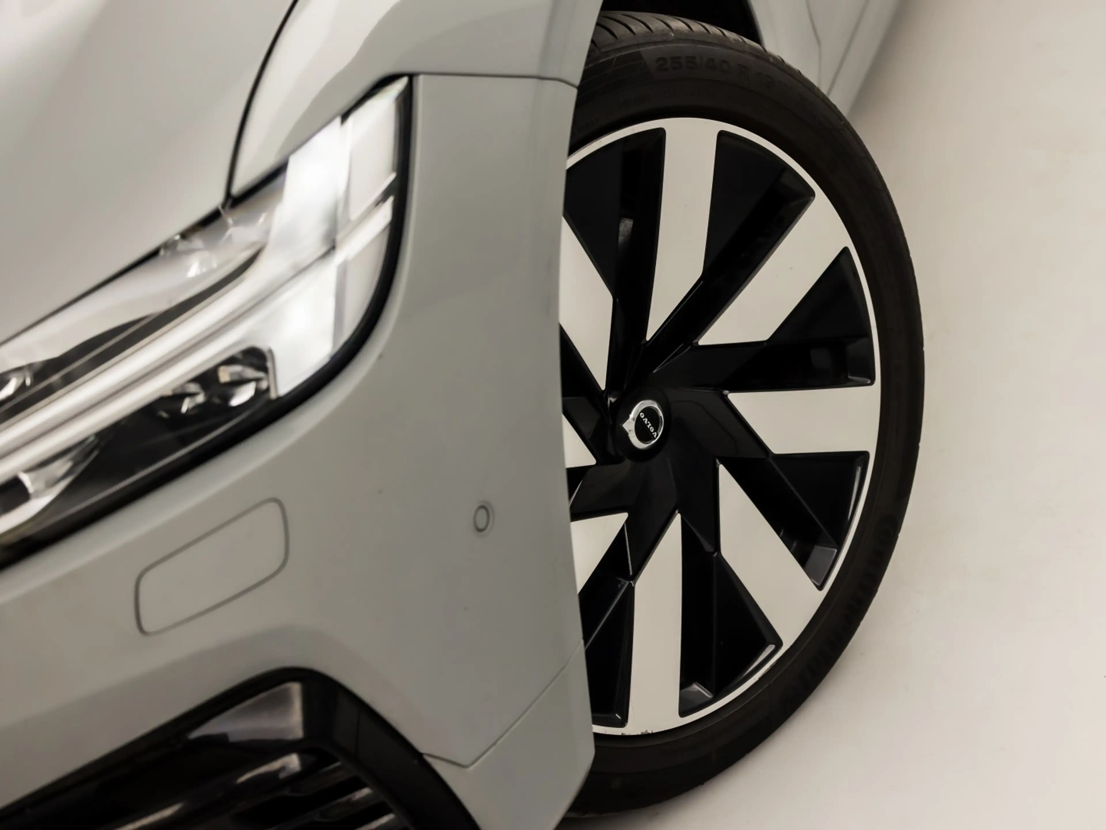 Volvo V90 2.0 T6 Plug-in hybrid AWD Ultimate Dark 350Pk Auto — photo 18