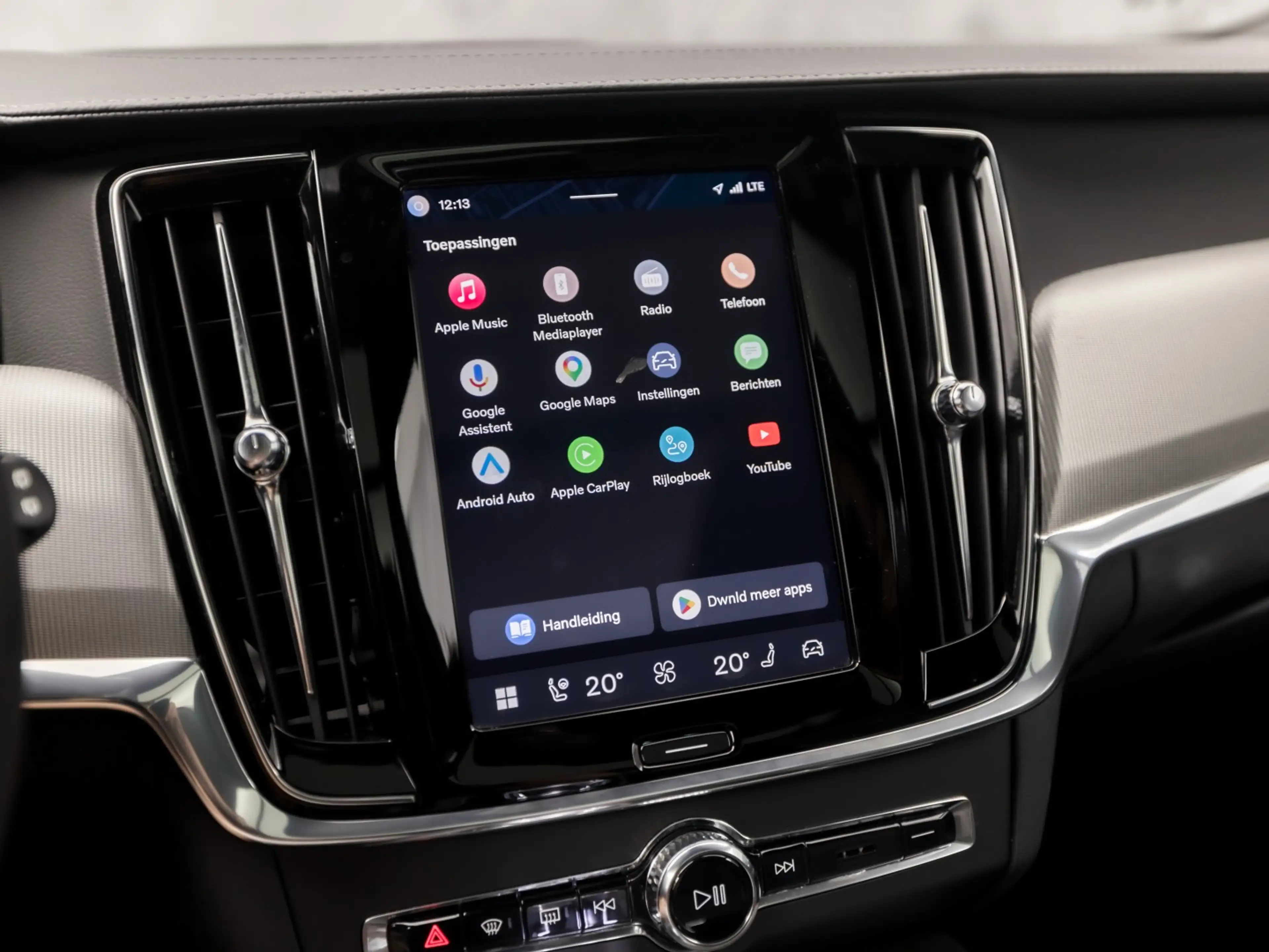 Volvo V90 2.0 T6 Plug-in hybrid AWD Ultimate Dark 350Pk Auto — photo 35