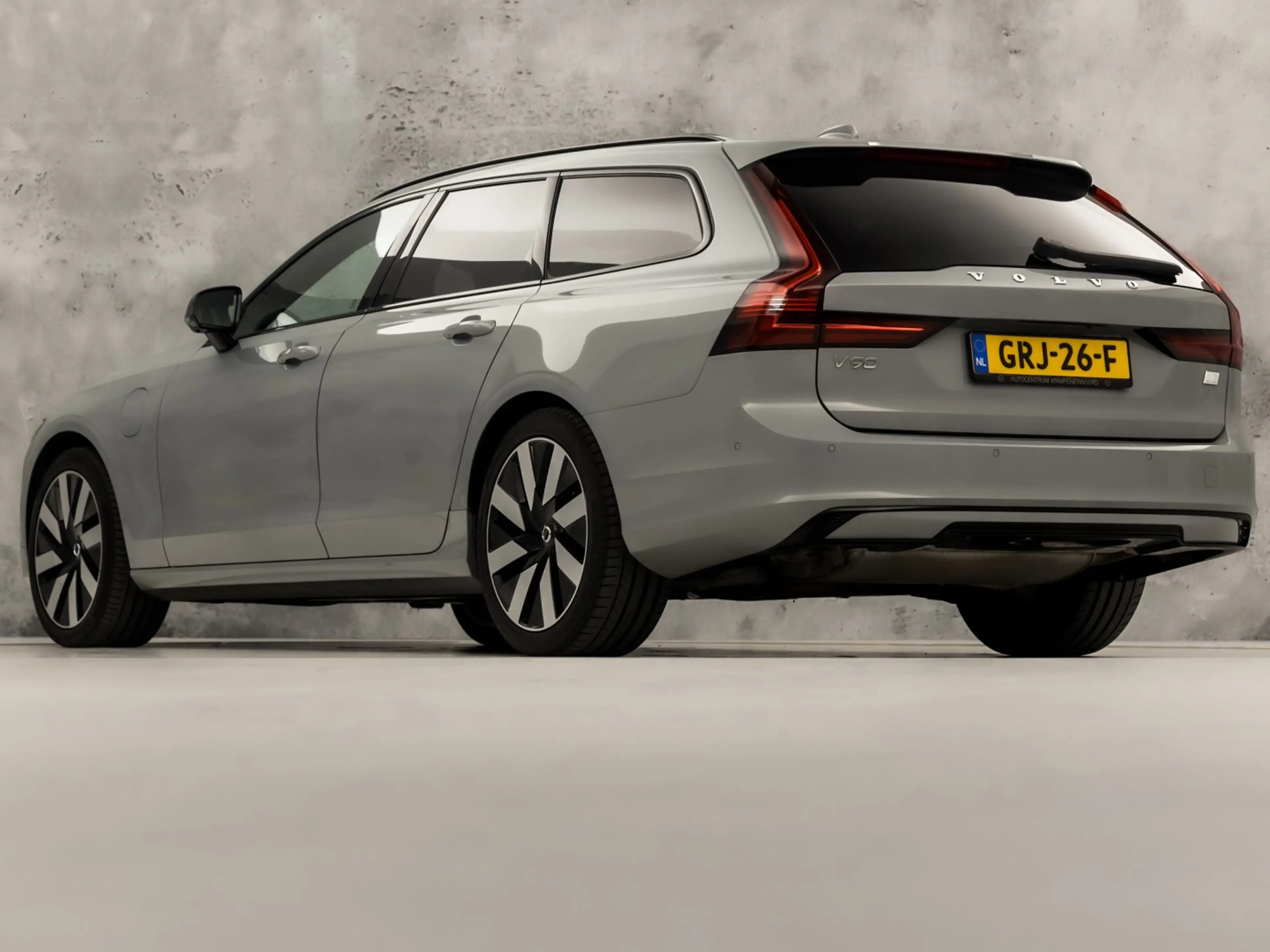 Volvo V90 2.0 T6 Plug-in hybrid AWD Ultimate Dark 350Pk Auto — photo 3