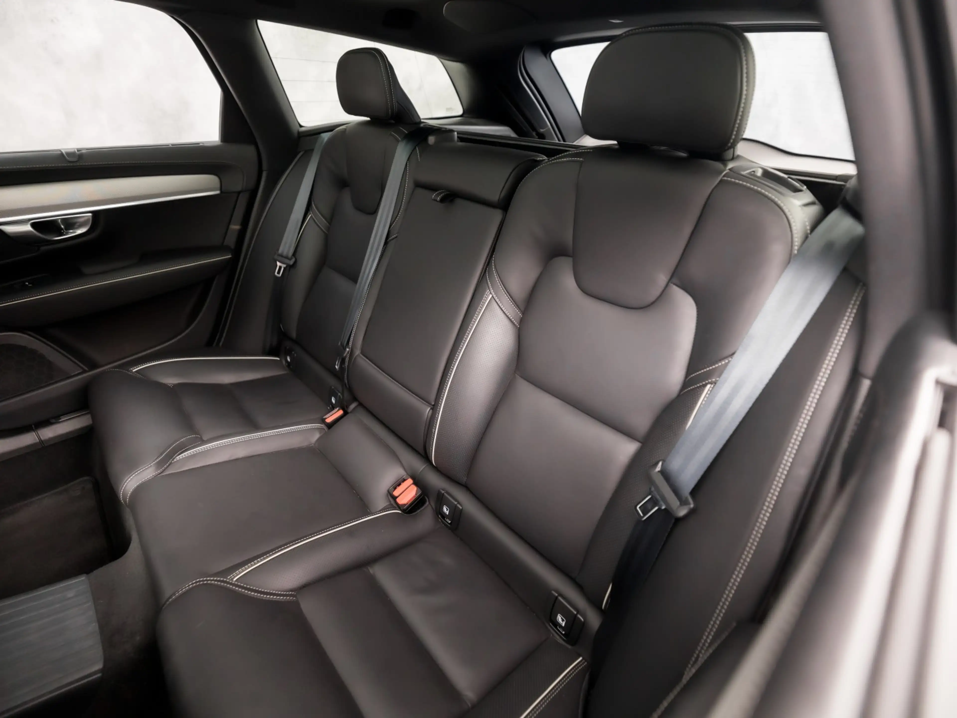 Volvo V90 2.0 T6 Plug-in hybrid AWD Ultimate Dark 350Pk Auto — photo 20