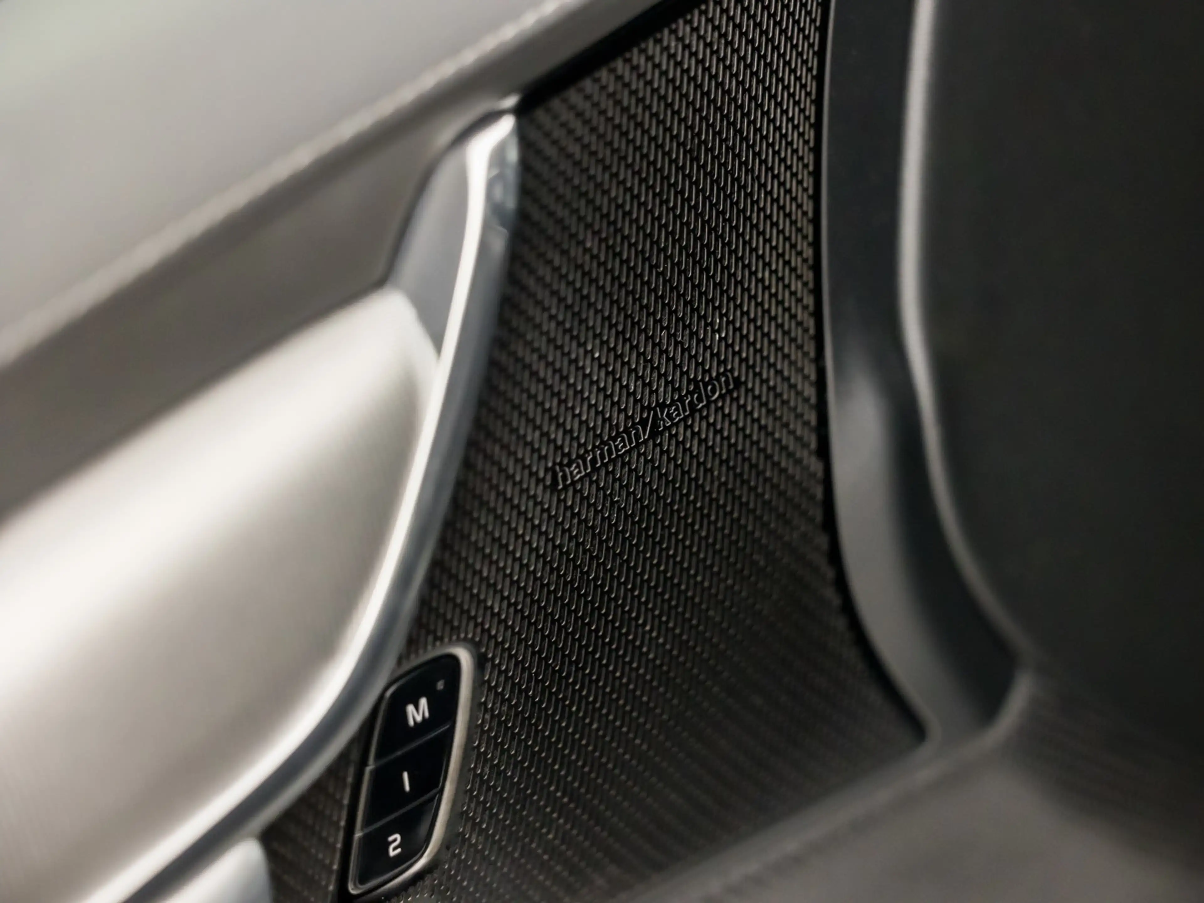Volvo V90 2.0 T6 Plug-in hybrid AWD Ultimate Dark 350Pk Auto — photo 32