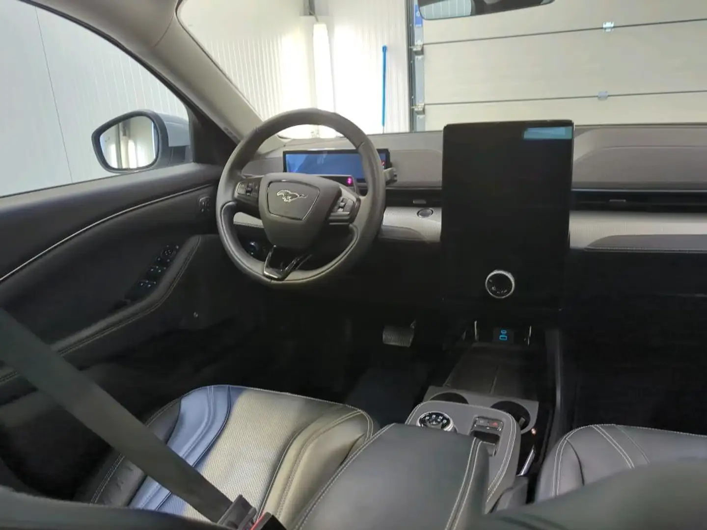 Ford Mustang Mach-E RWD 75 kWh Technology Pack Plus | PANORAMADAK | BT Wit - 2
