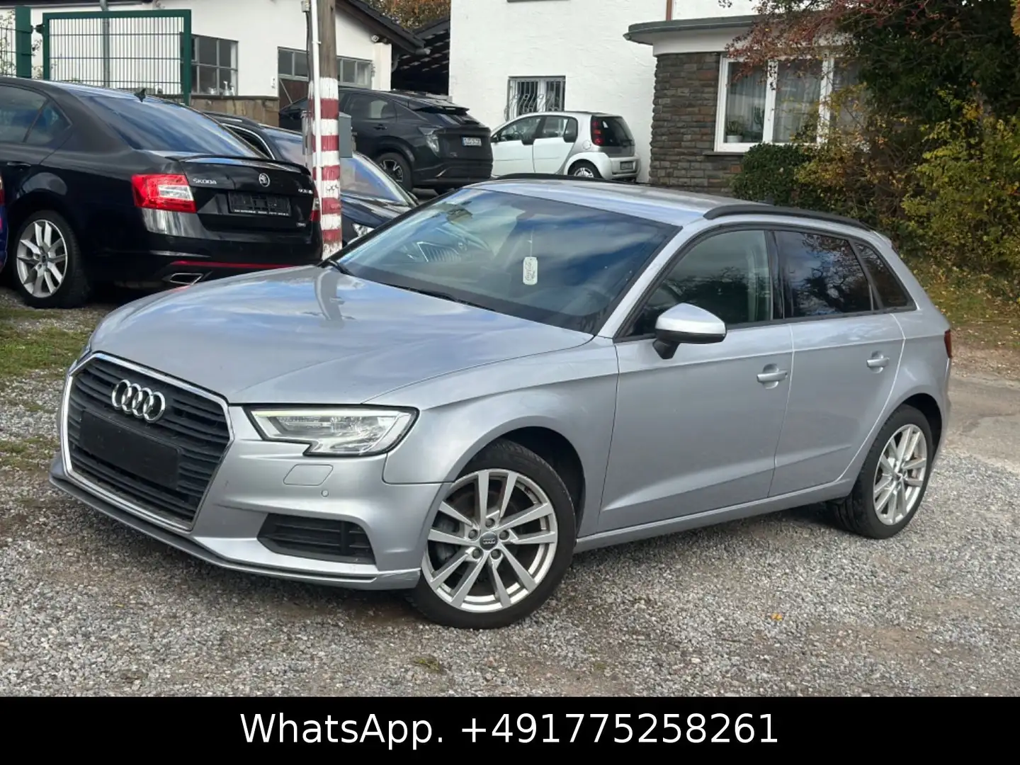 Audi A3 Sportback 30 TFSI basis S-Tronic Navi,Euro6 Silber - 1