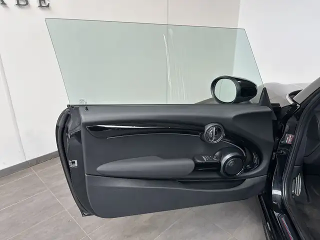 Mini Cooper view 6
