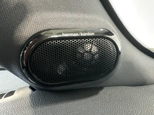 Mini Cooper view 13