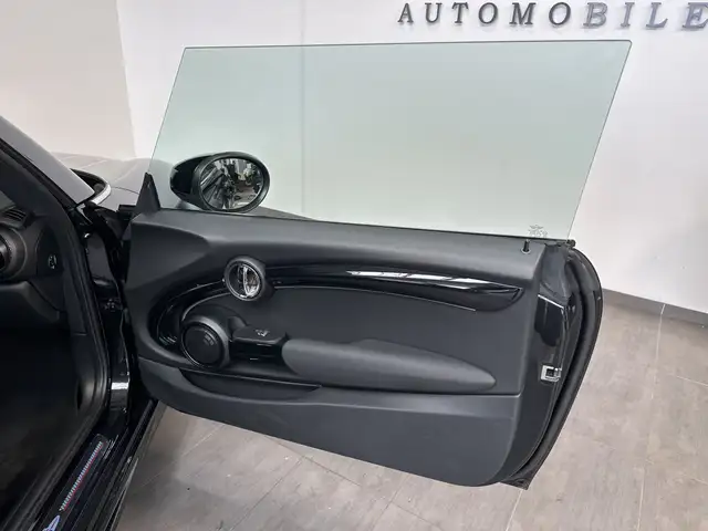 Mini Cooper view 7