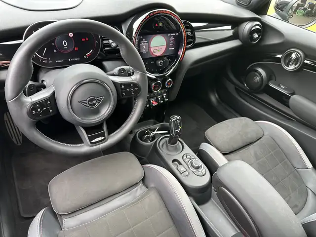Mini Cooper view 9