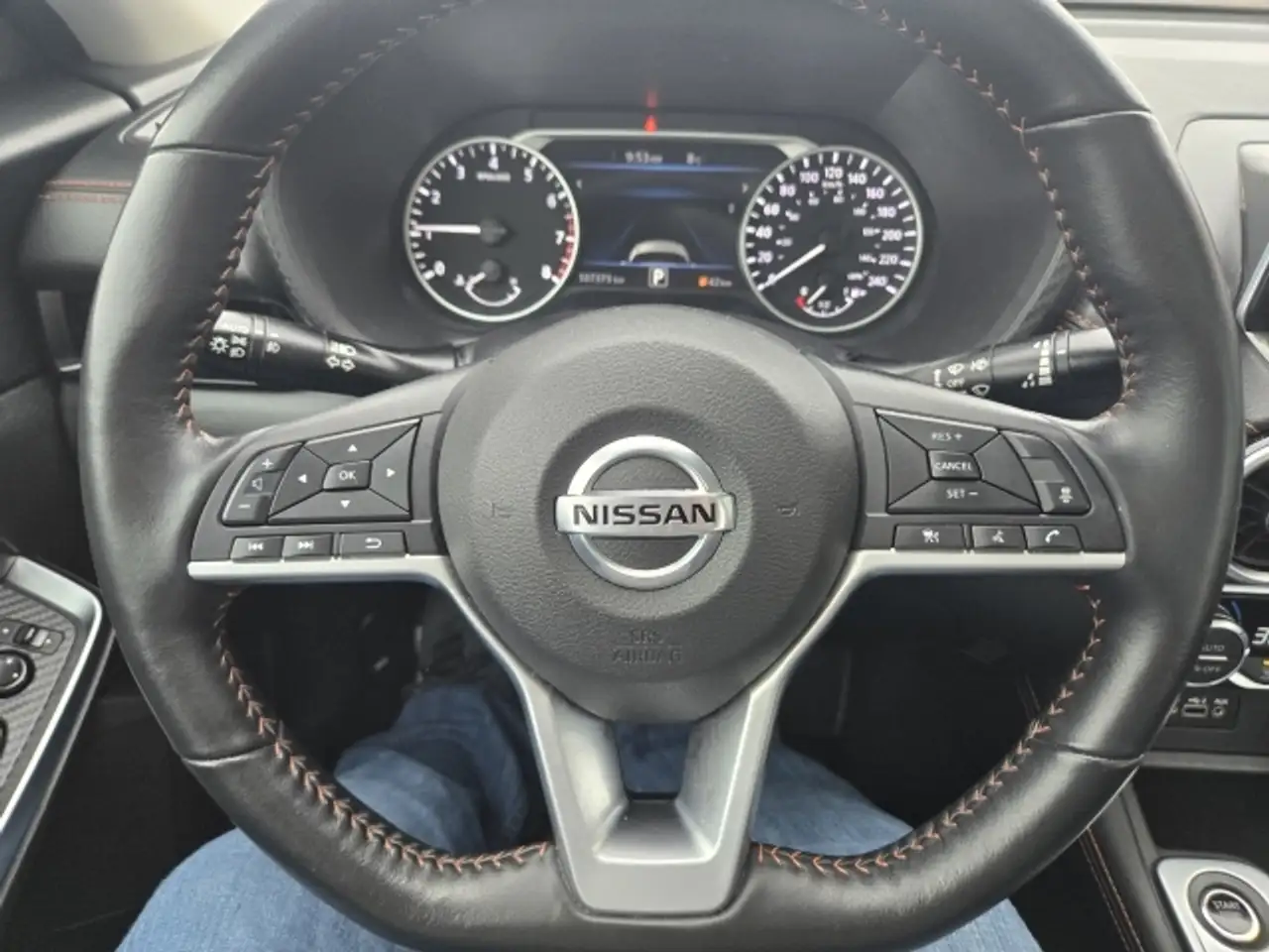 Nissan Sentra снимка Nissan Sentra