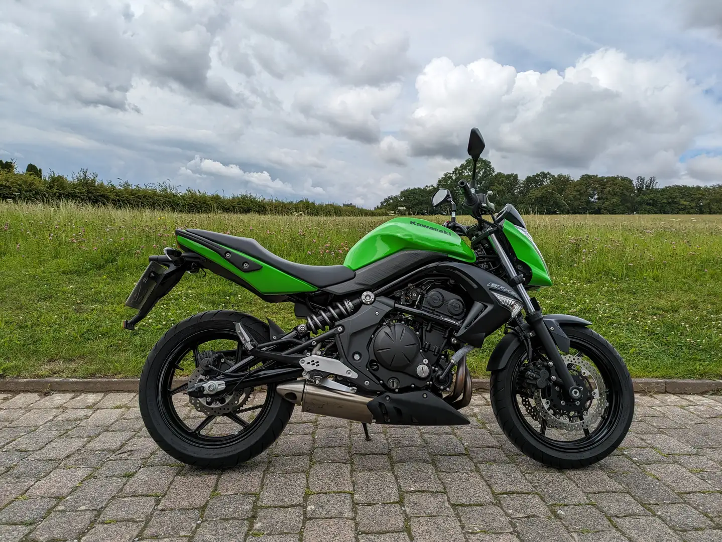 Kawasaki ER - 6 N mit ABS in TOP ZUSTAND / TÜV NEU Grün - 2